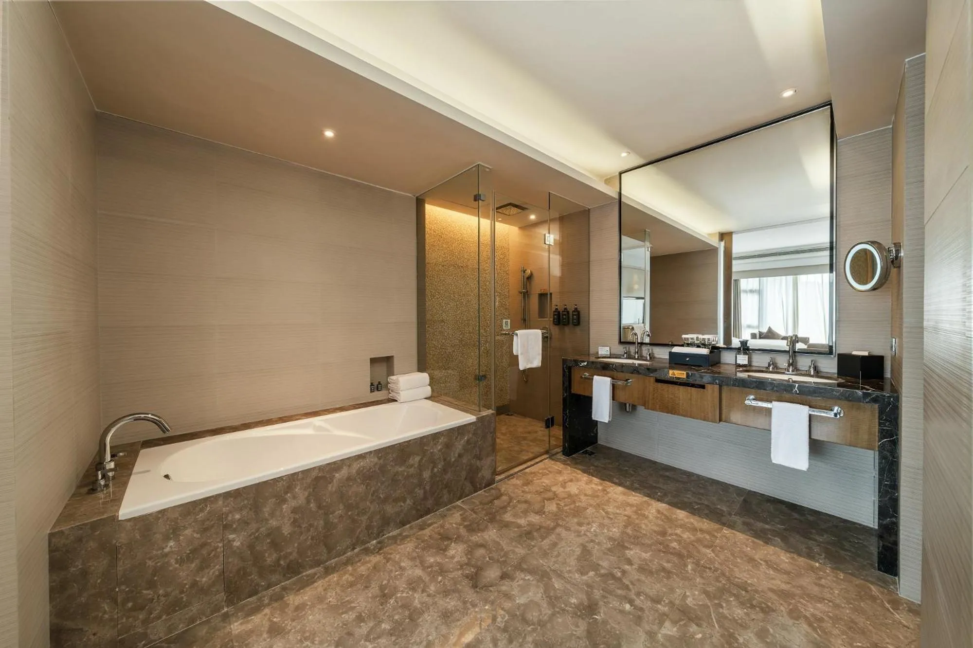 Bath, Bed in Juntai Hotel Xiamen