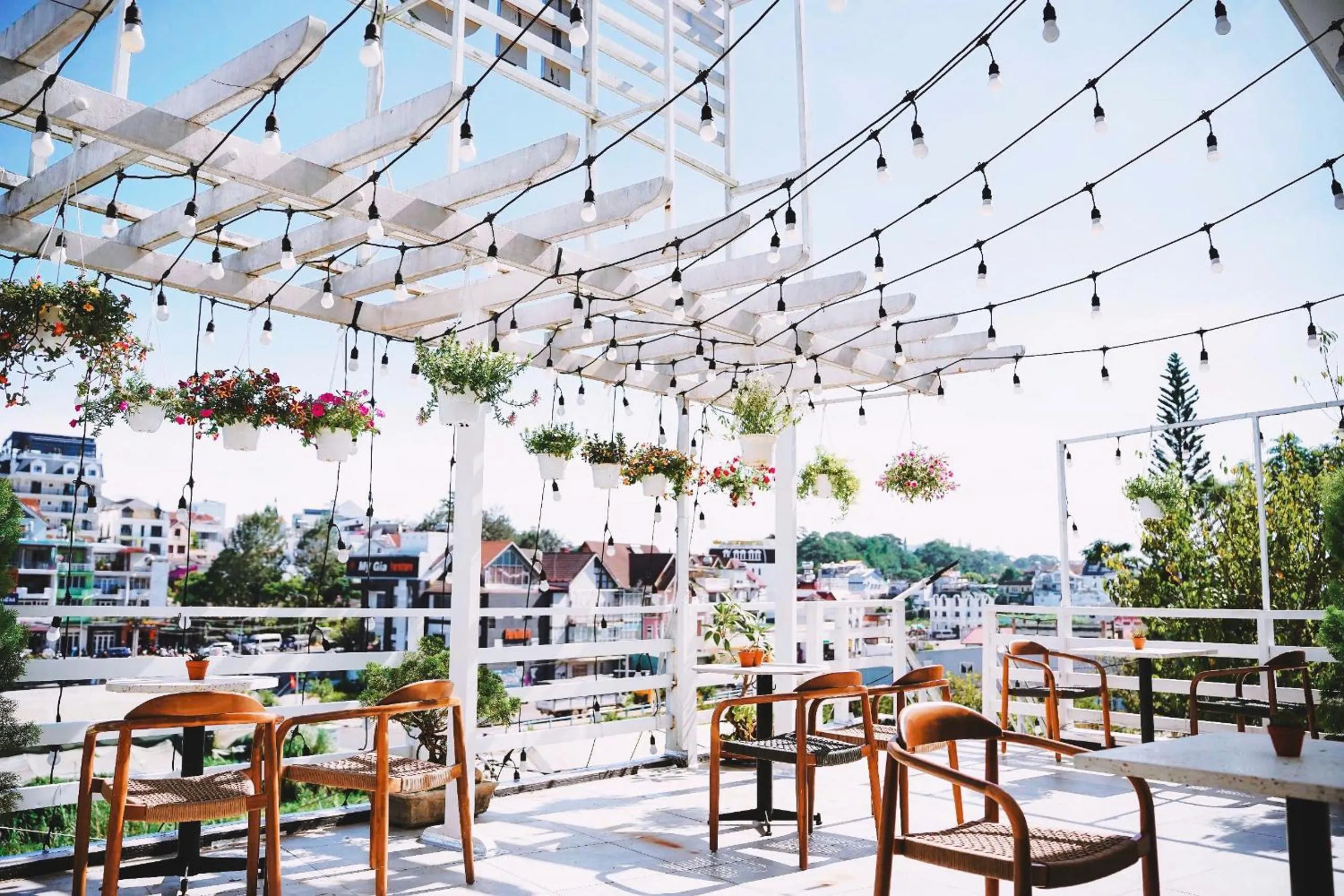 Balcony/Terrace in Cherry Luxury Hotel
