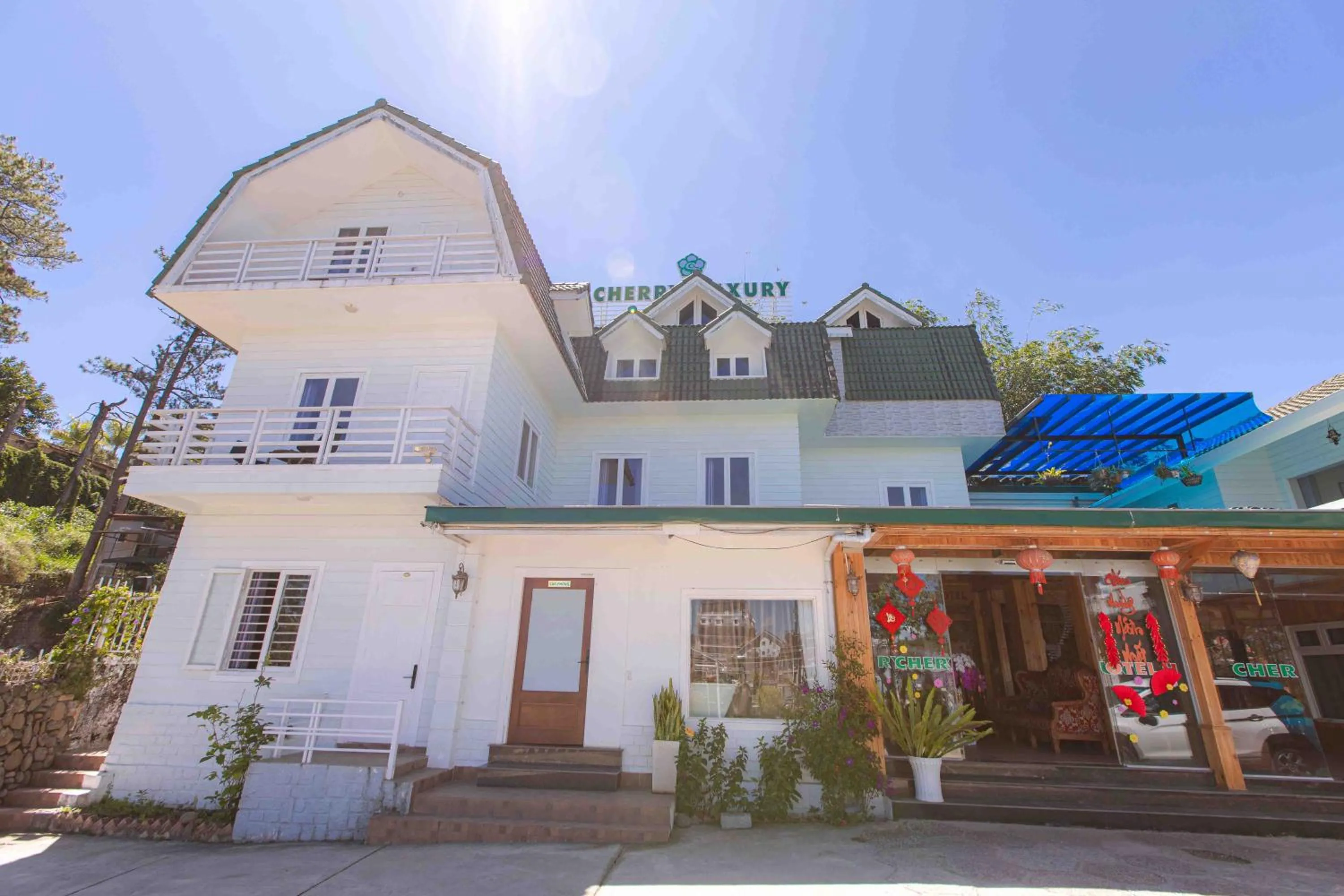 Property building in Cherry Luxury Hotel