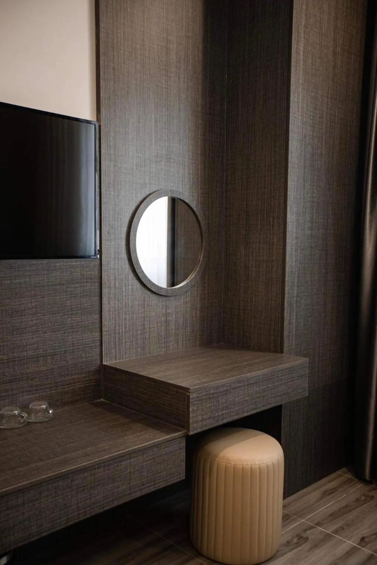 TV and multimedia in Riverside 1 Hotel