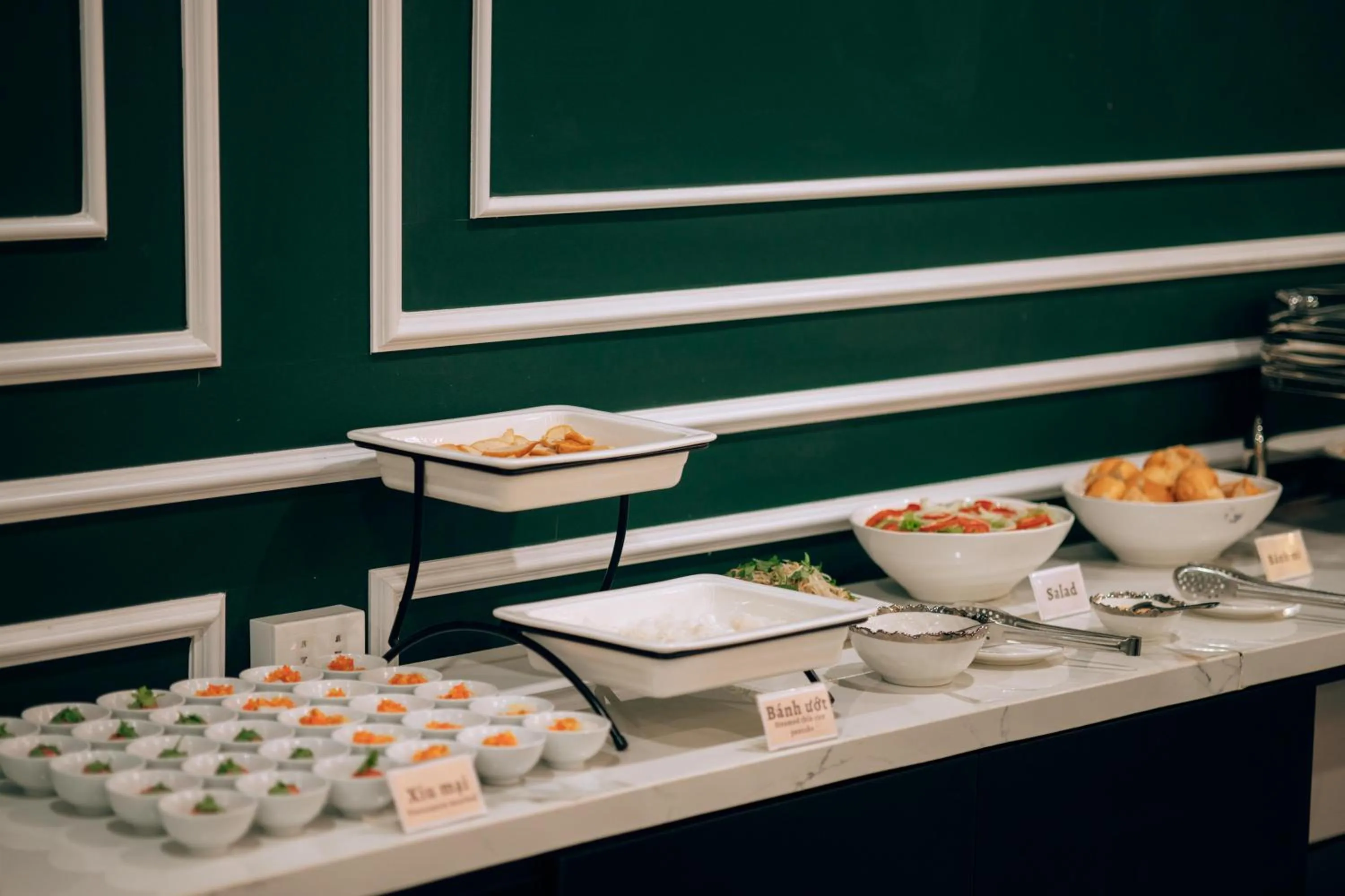 Breakfast in Riverside 1 Hotel