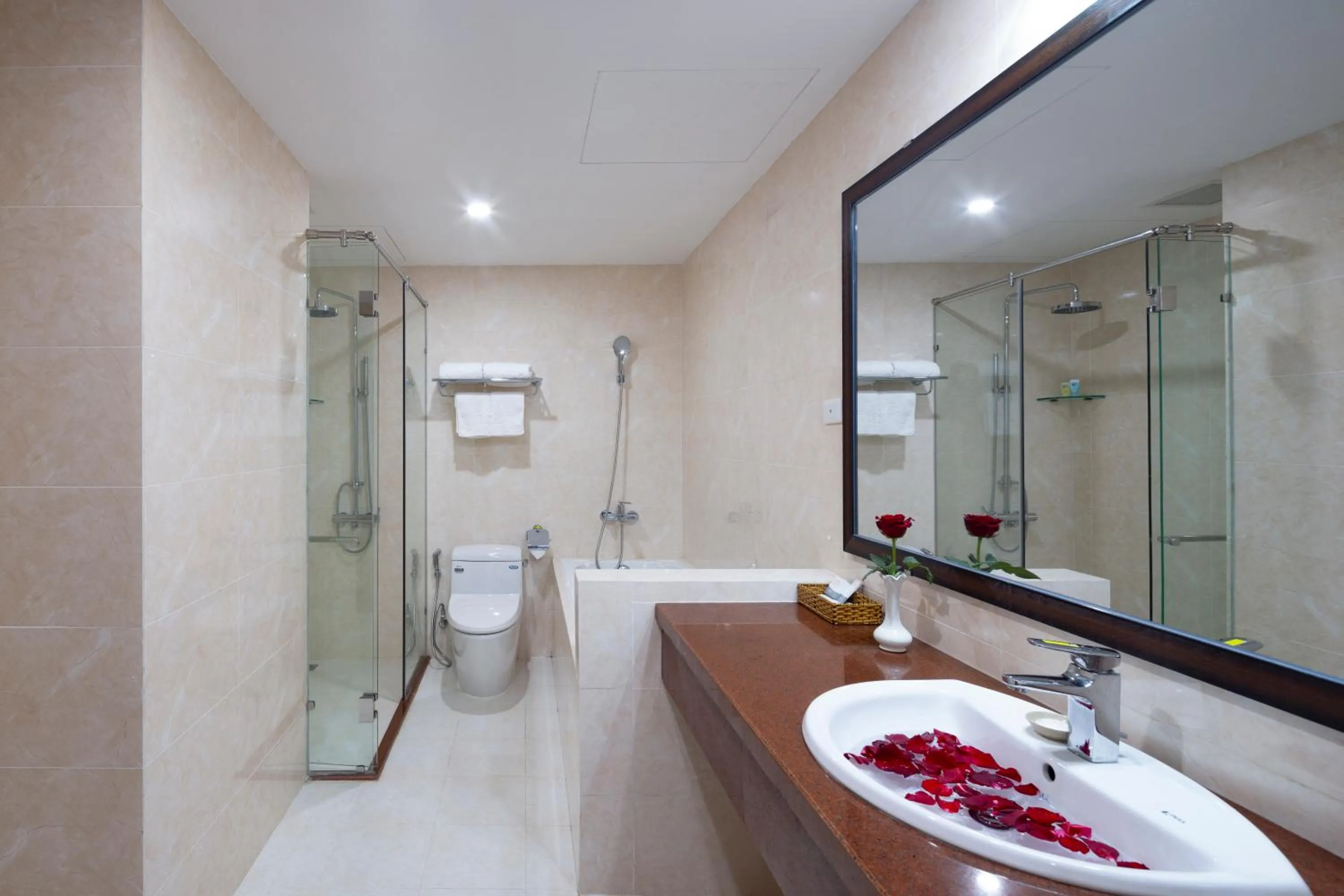 Shower in T78 Nha Trang Hotel