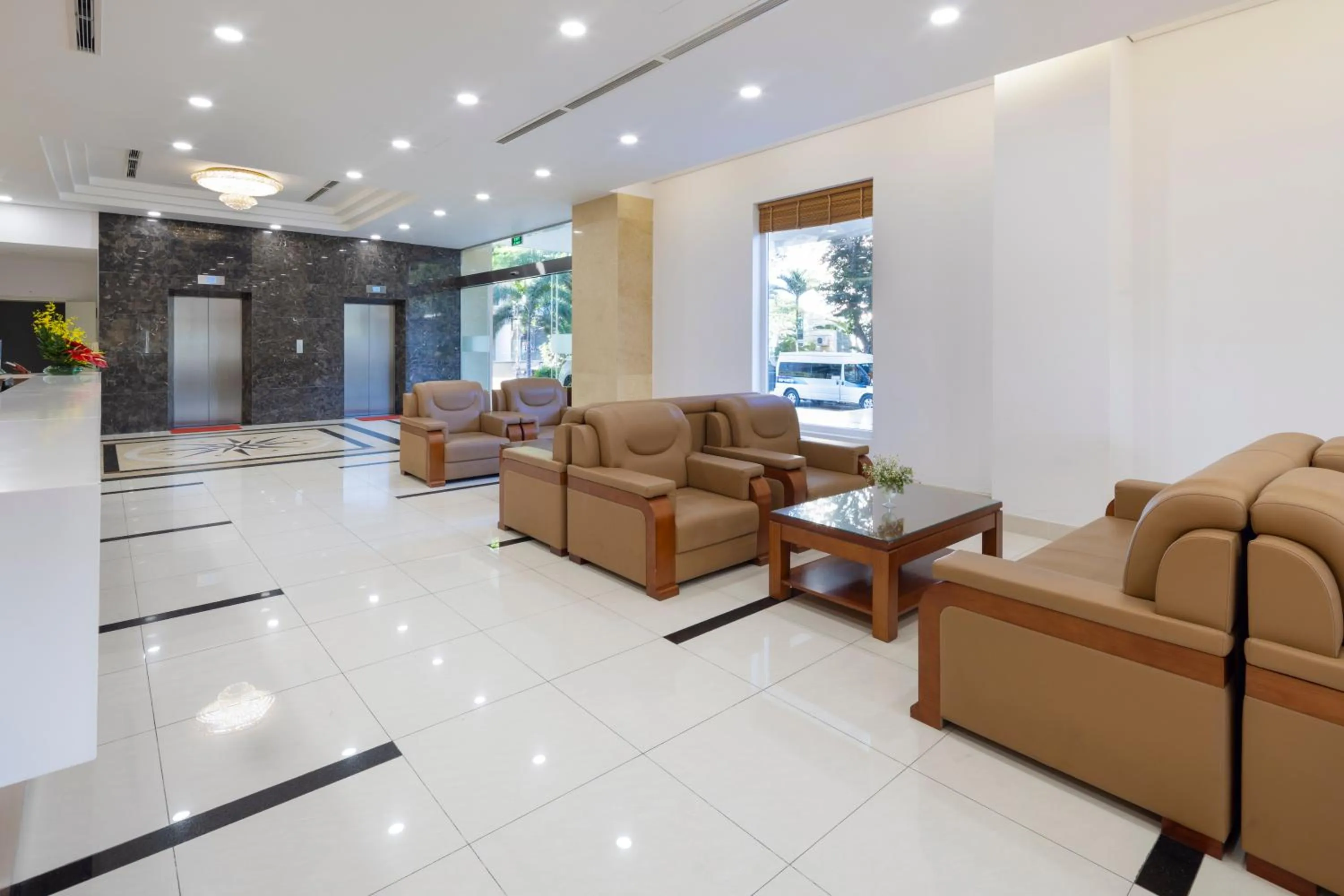 Communal lounge/ TV room in T78 Nha Trang Hotel