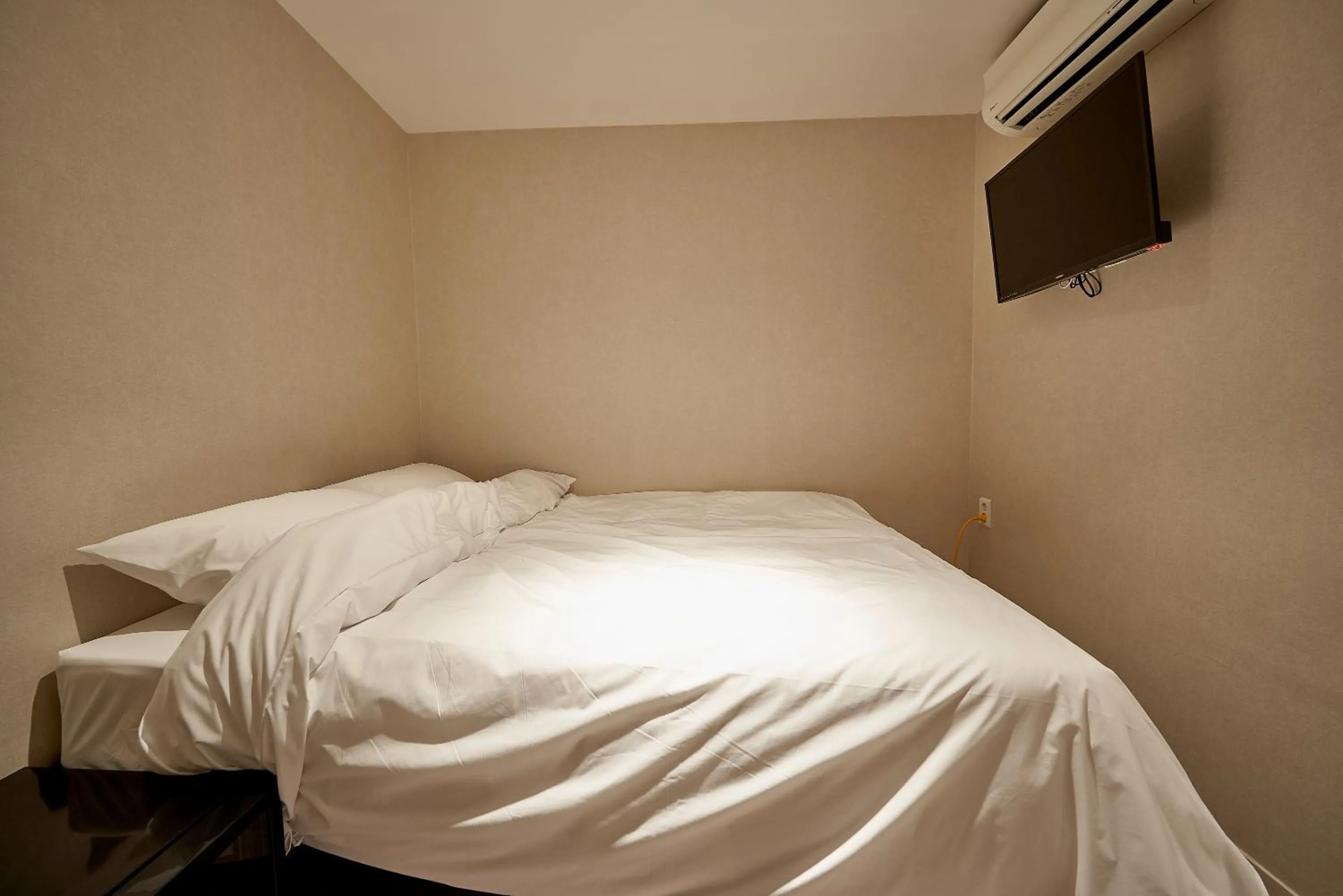 Bed in Life in Euljiro
