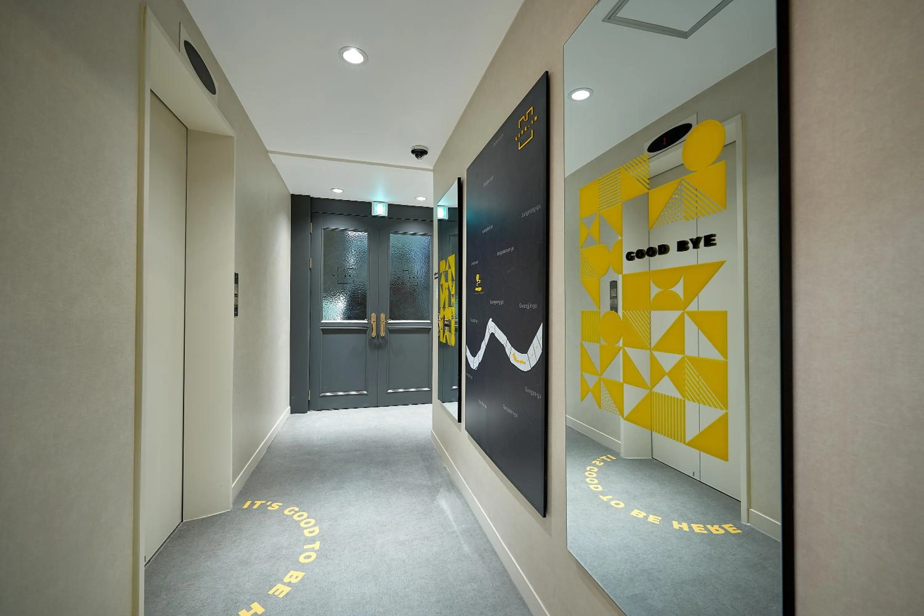 elevator in Life in Euljiro