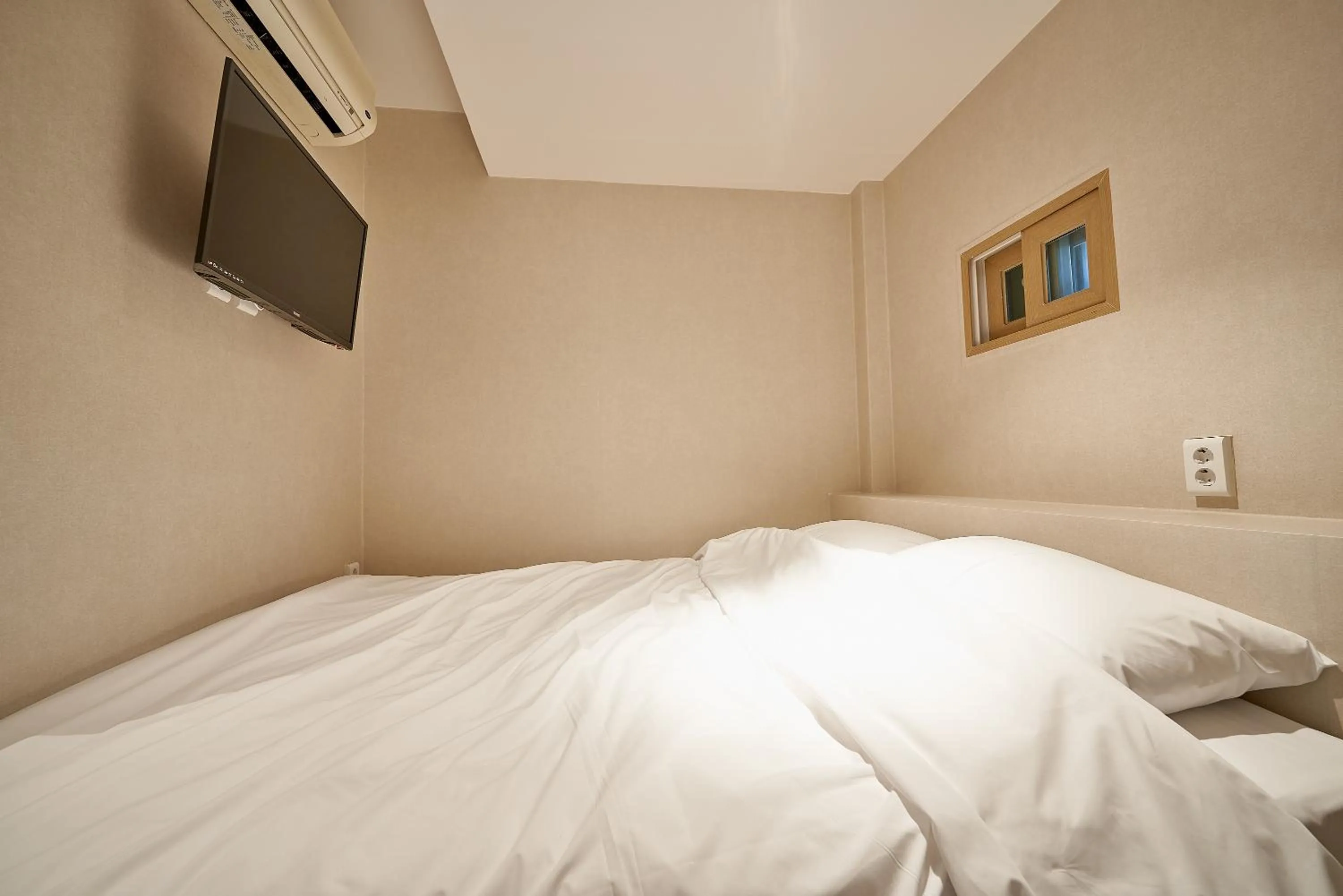 Bed in Life in Euljiro