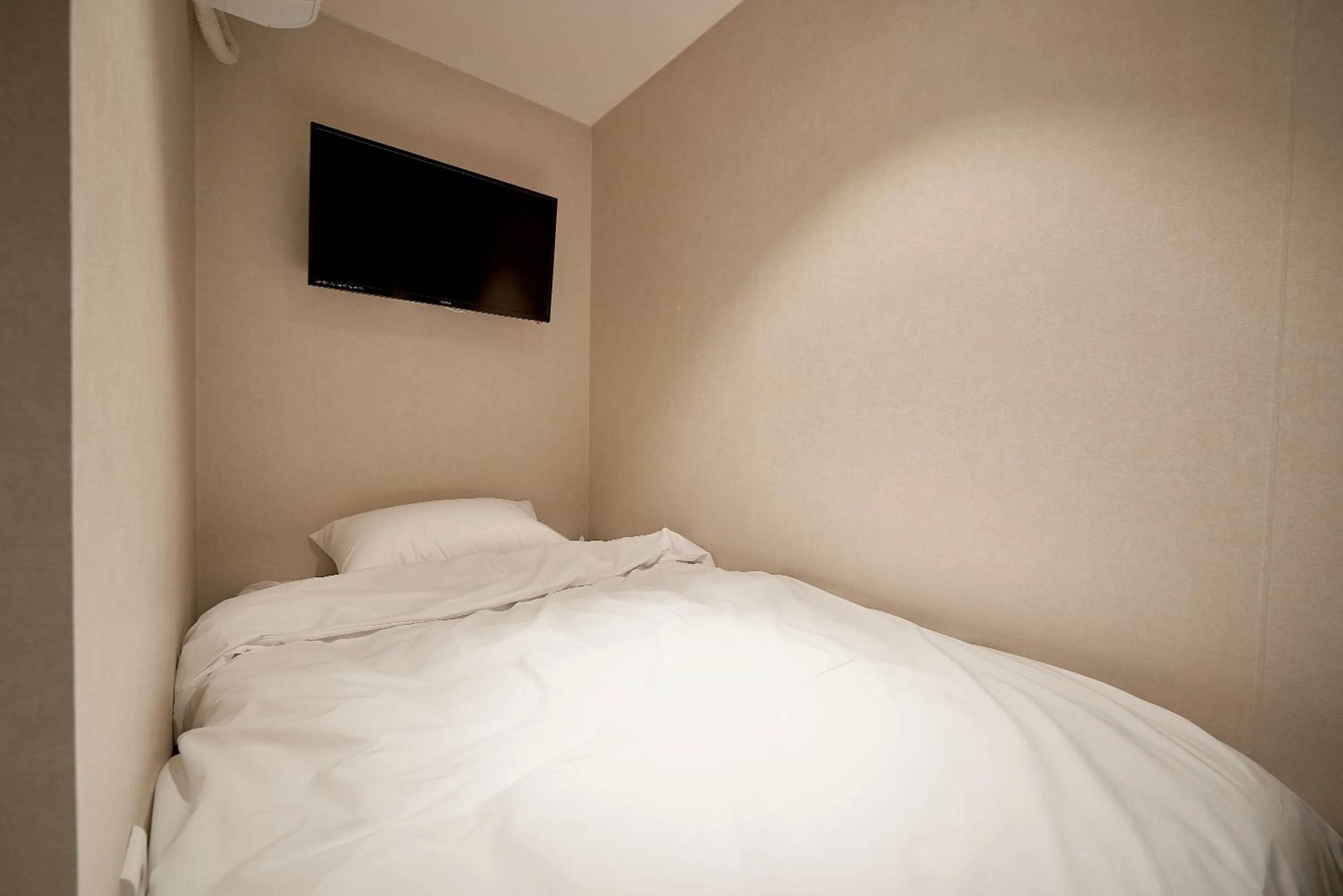 Bed in Life in Euljiro