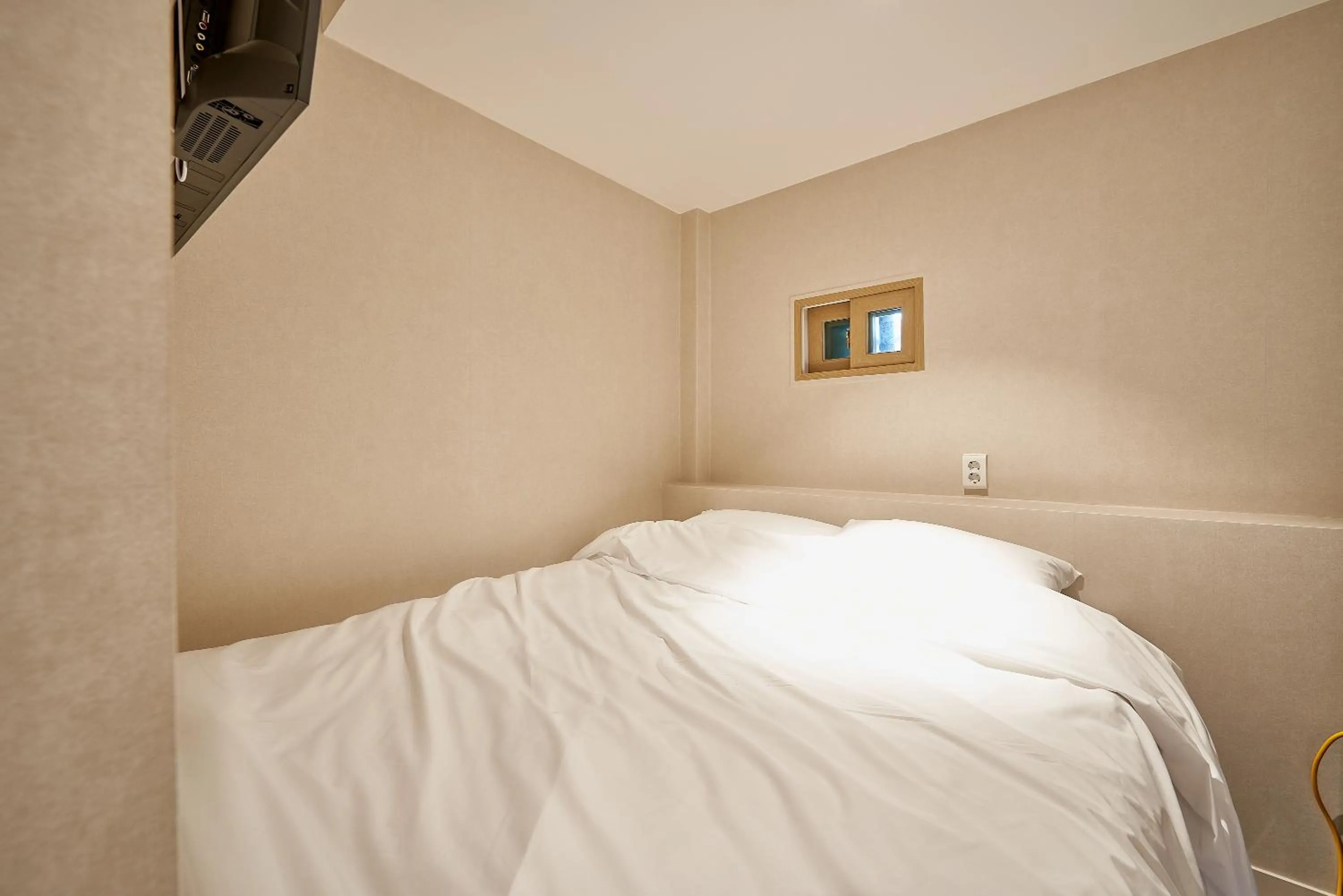 Bed in Life in Euljiro