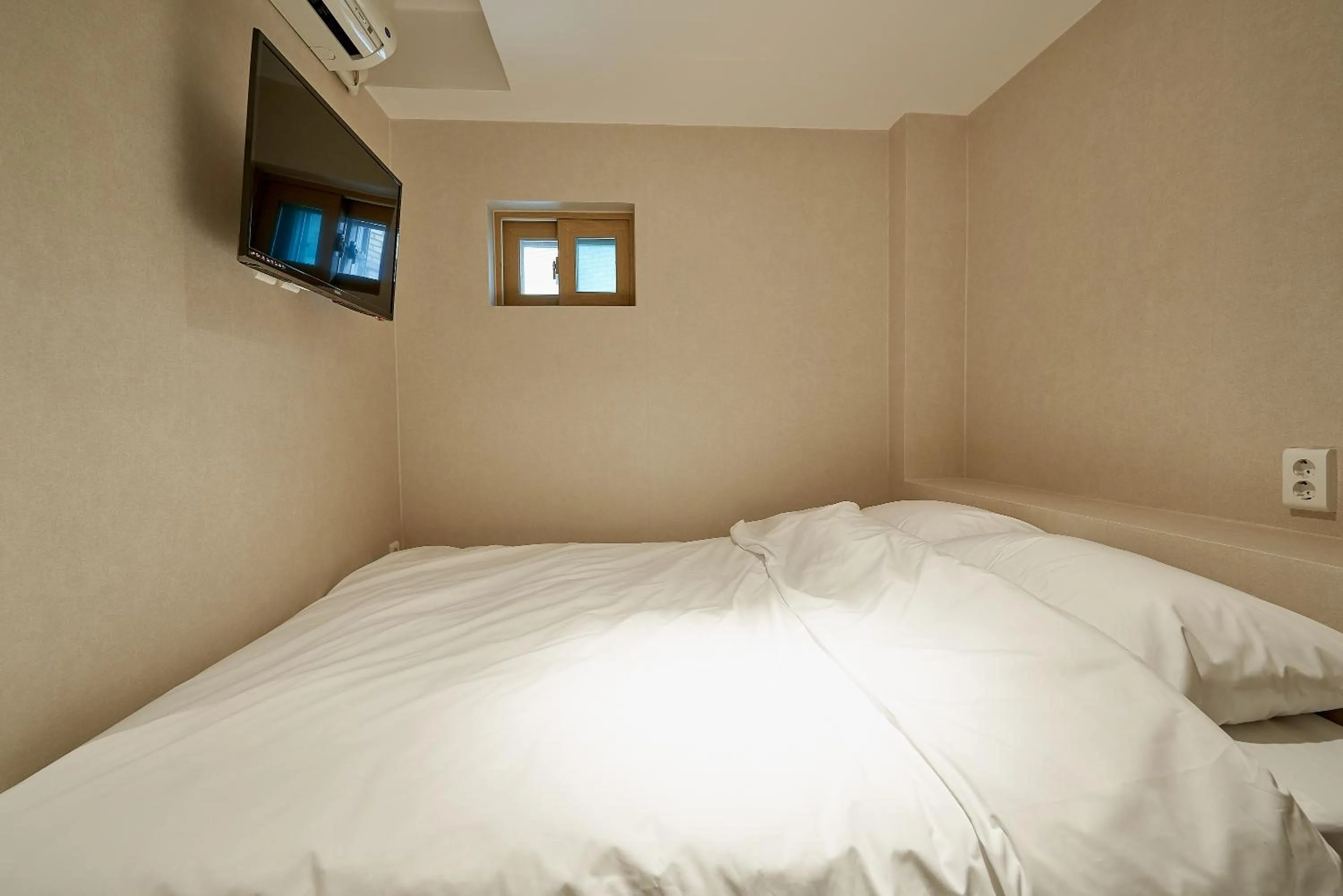 Bed in Life in Euljiro