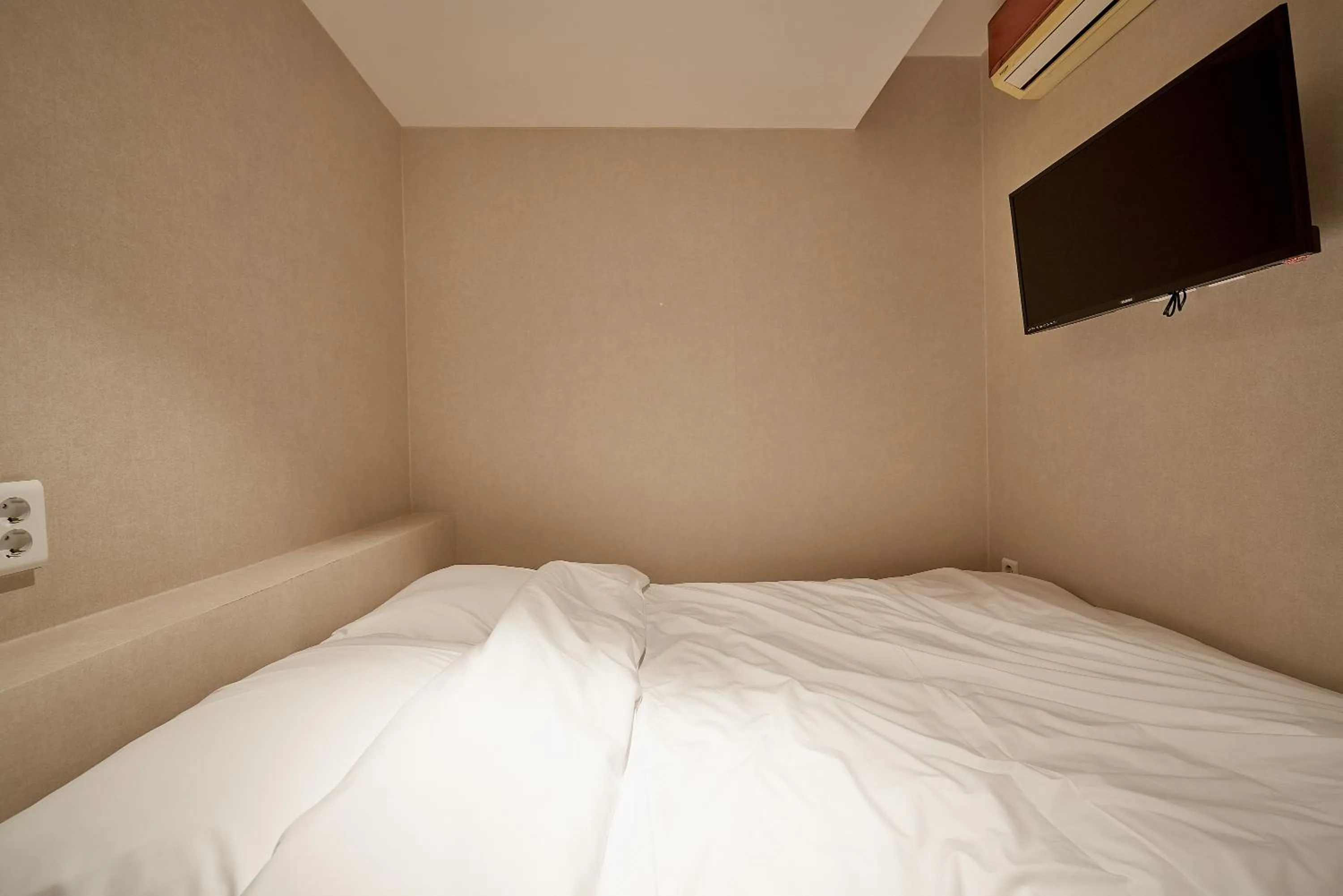 Bed in Life in Euljiro