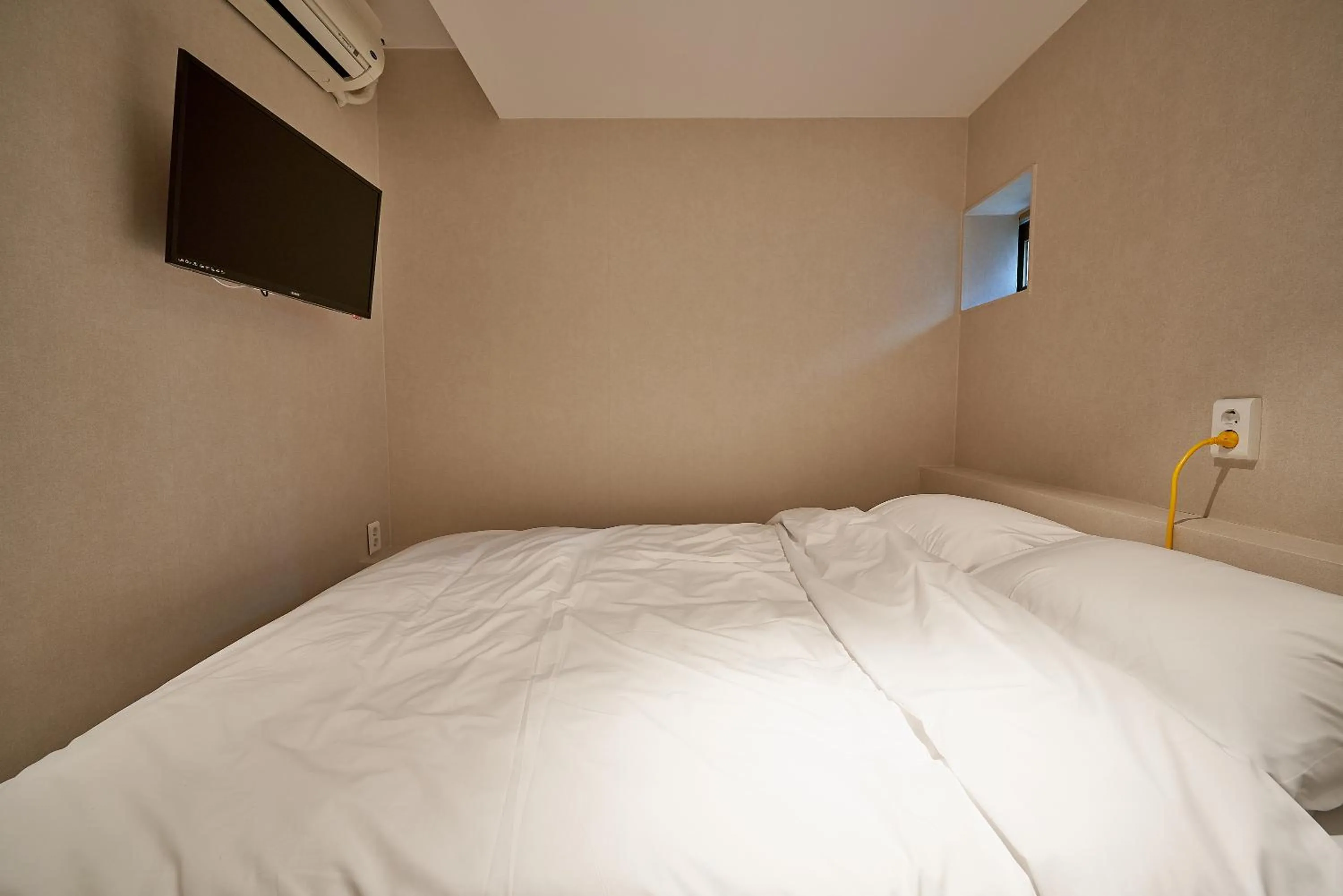 Bed in Life in Euljiro