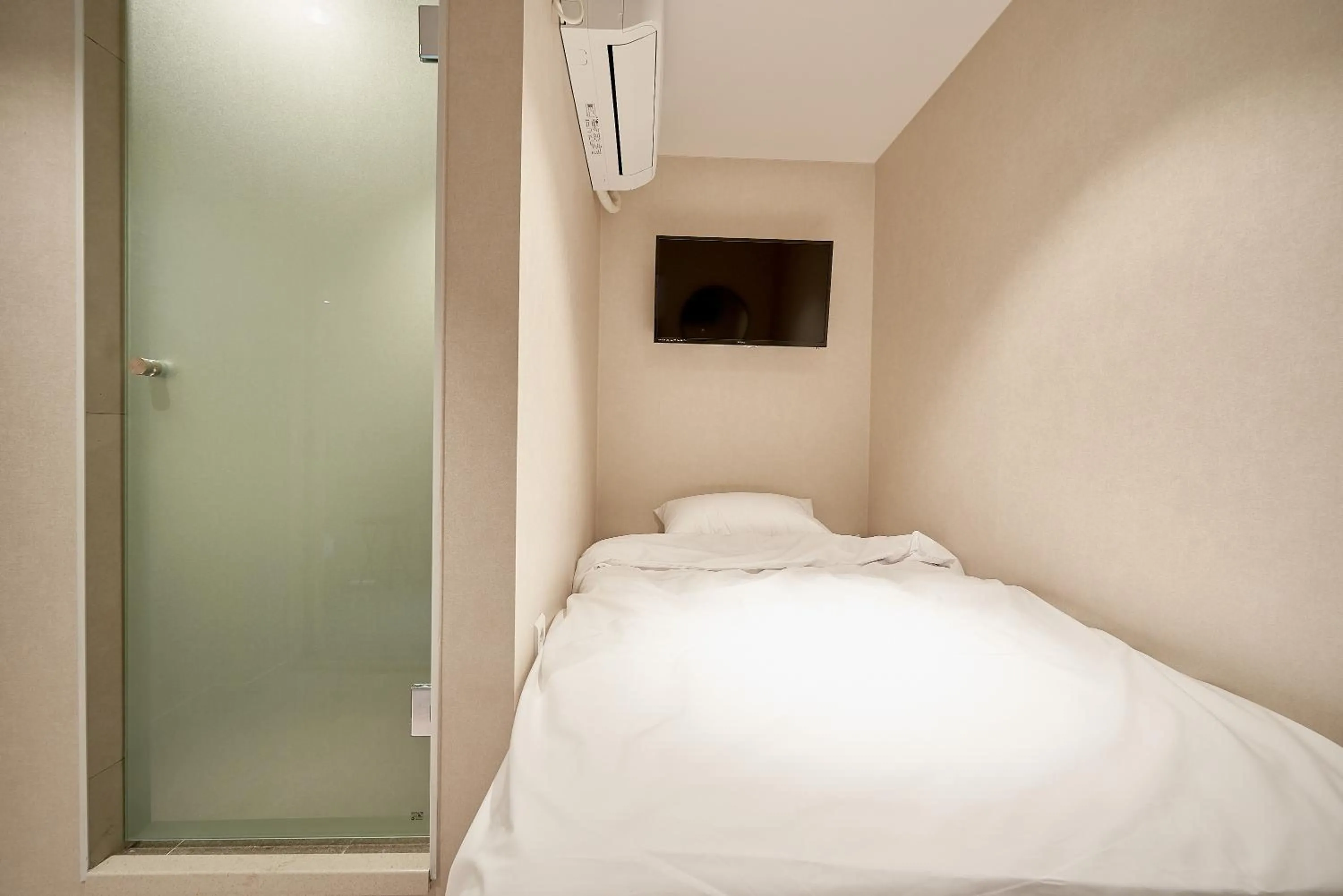 Bed in Life in Euljiro