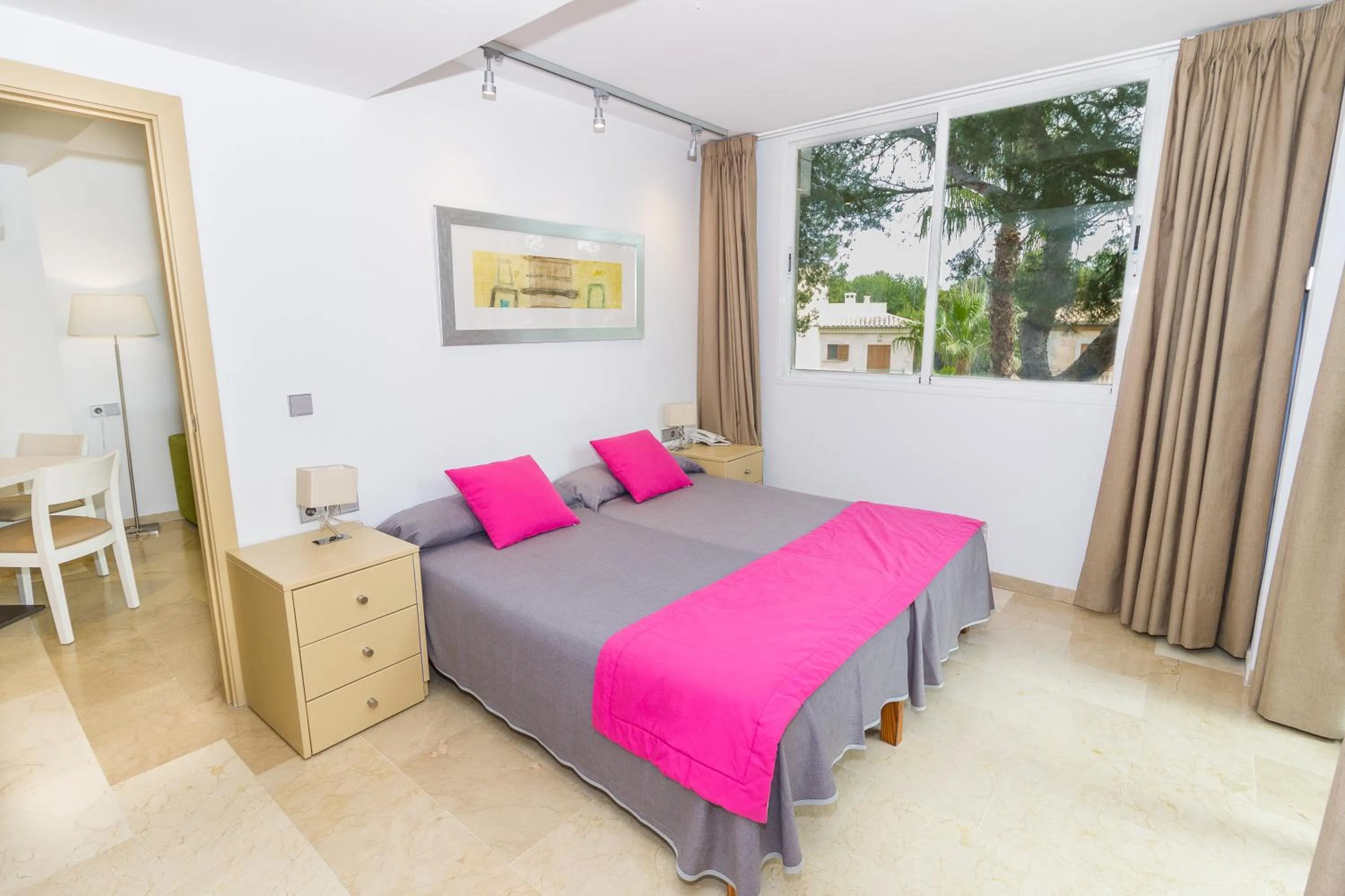 Photo of the whole room, Bed in Eix Platja Daurada Hotel & SPA