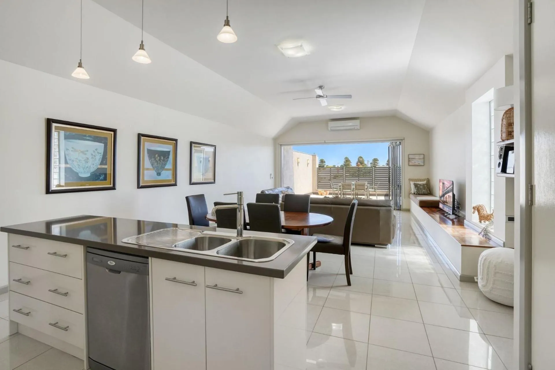 32a Sackville St