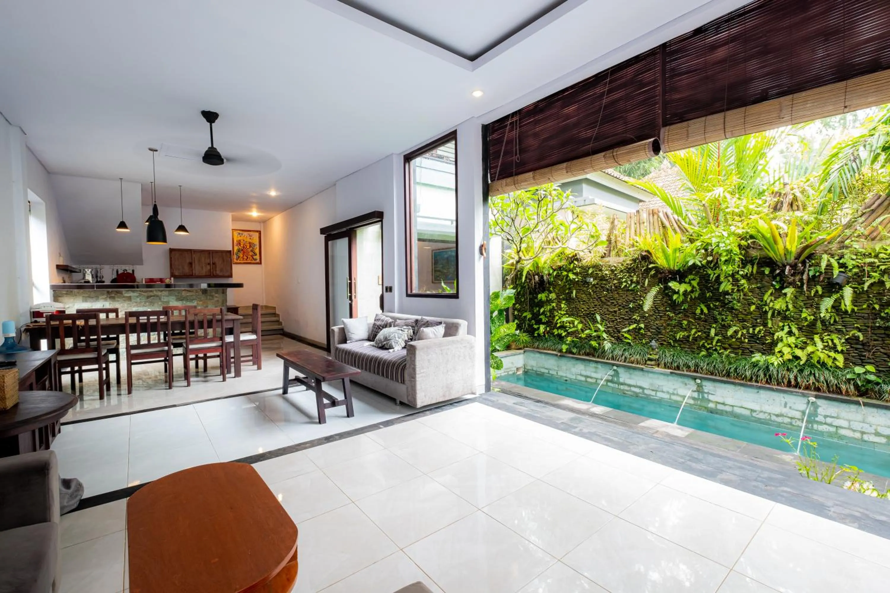 Living room in Villa Kubu Arya by Supala