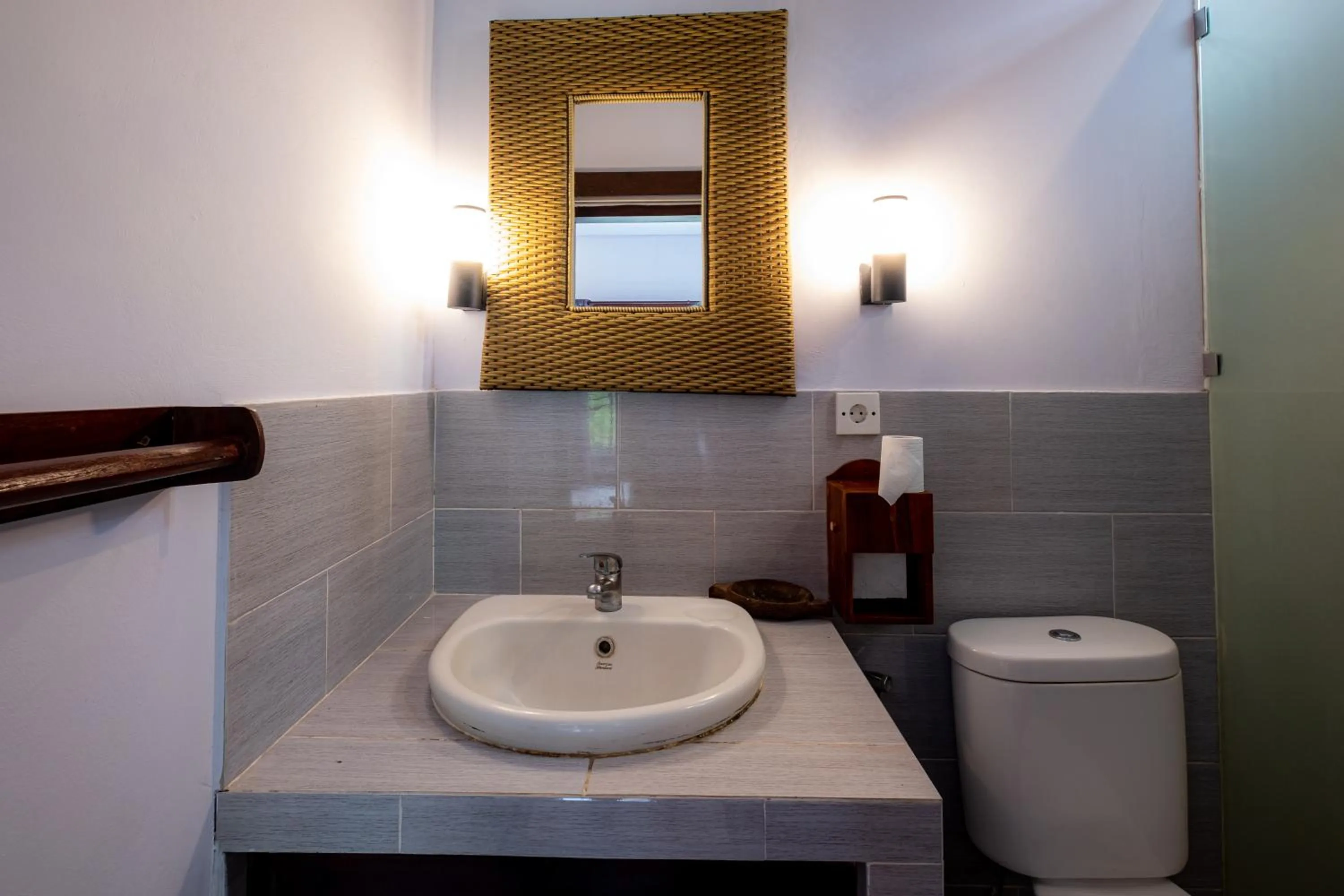 Toilet in Villa Kubu Arya by Supala