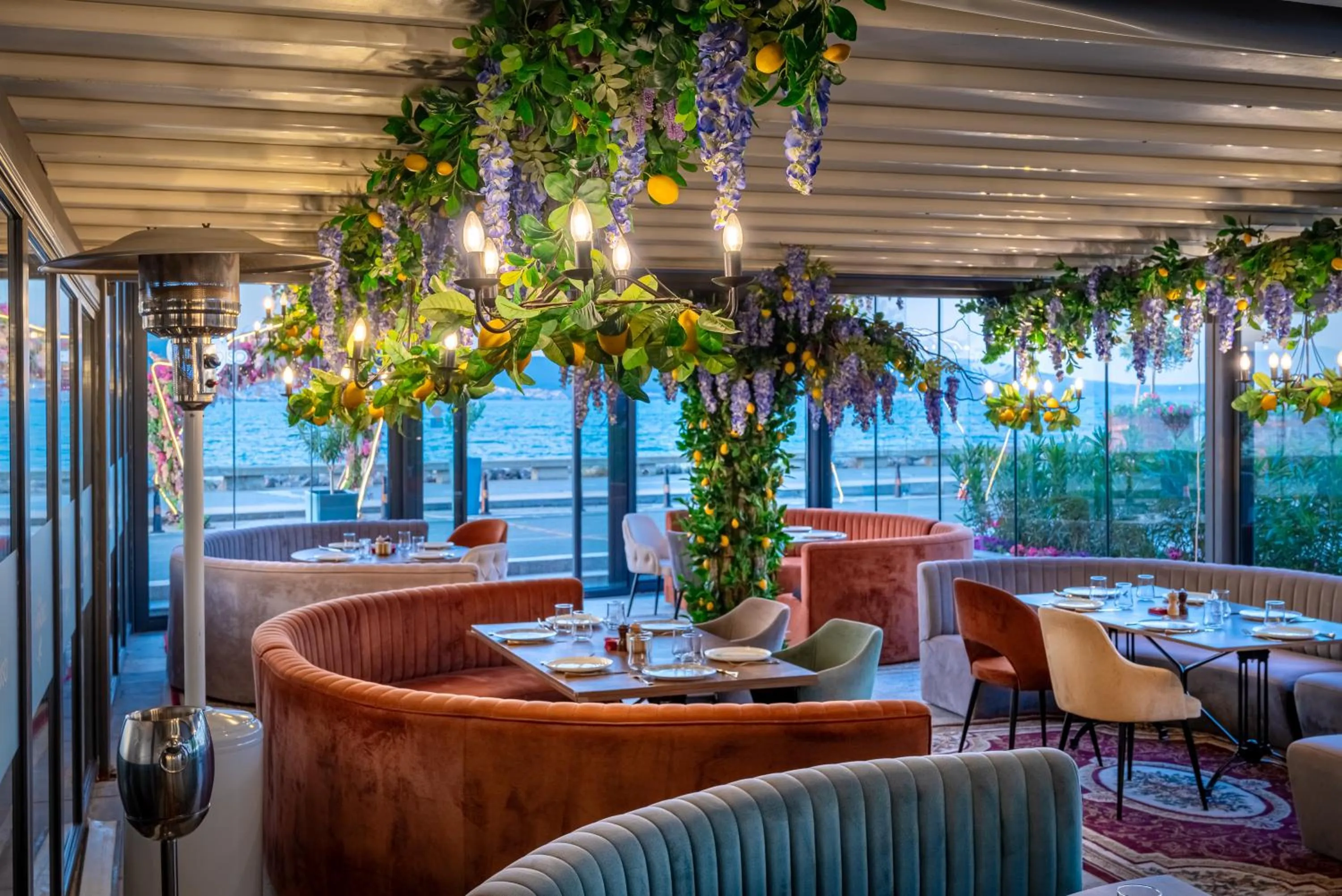 Restaurant/places to eat in Paradiso Dreams Hotel