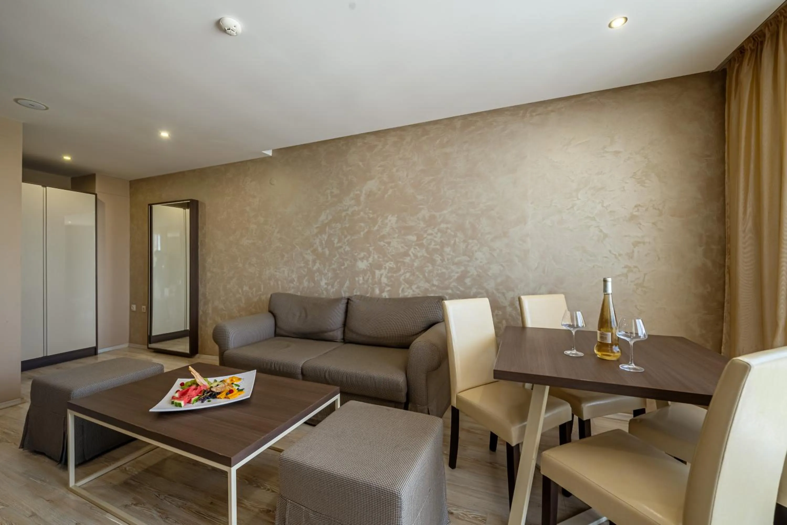 Living room in Paradiso Dreams Hotel