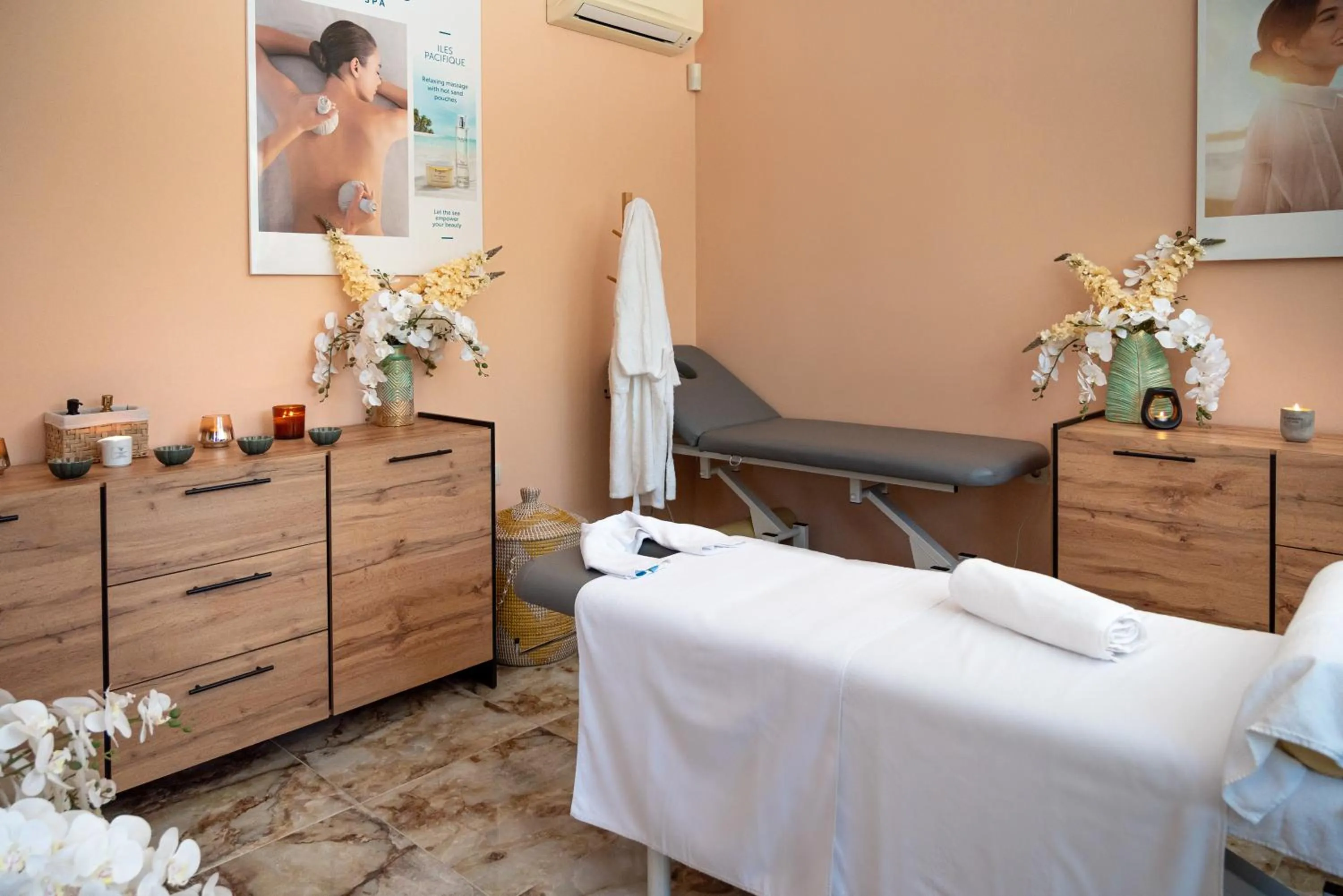 Massage, Bed in Paradiso Dreams Hotel