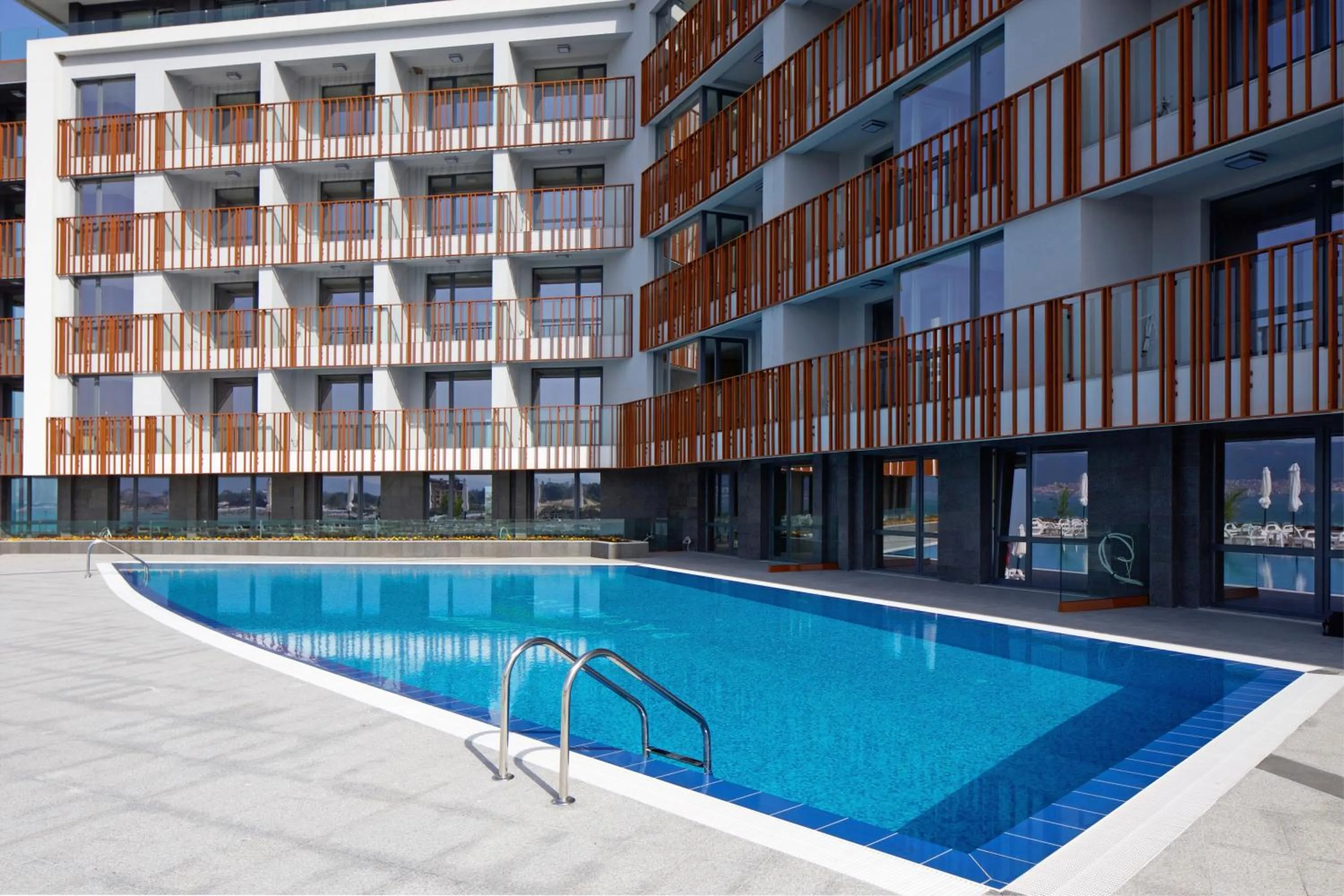 Swimming pool in Paradiso Dreams Hotel