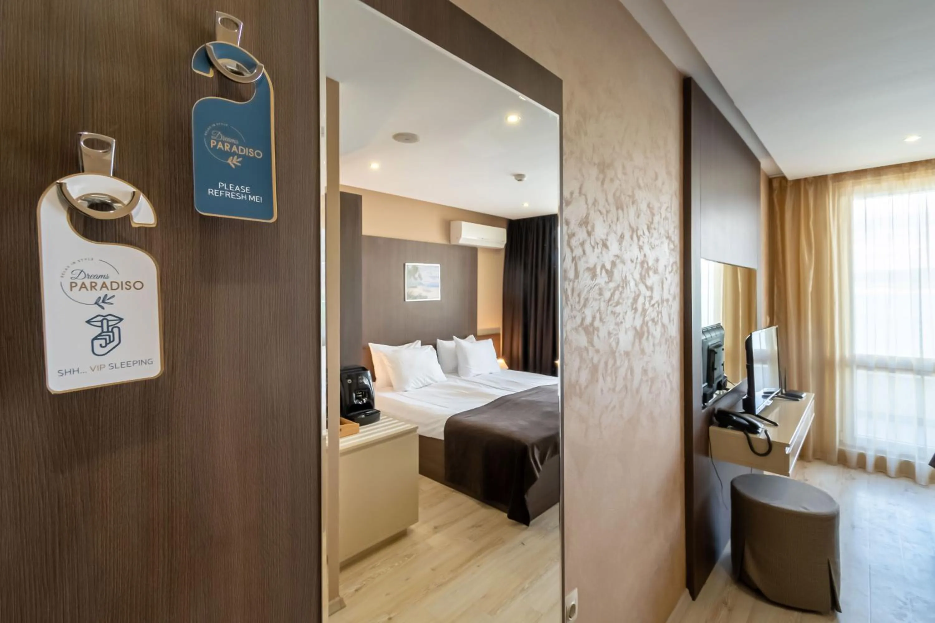 Bedroom, Bed in Paradiso Dreams Hotel