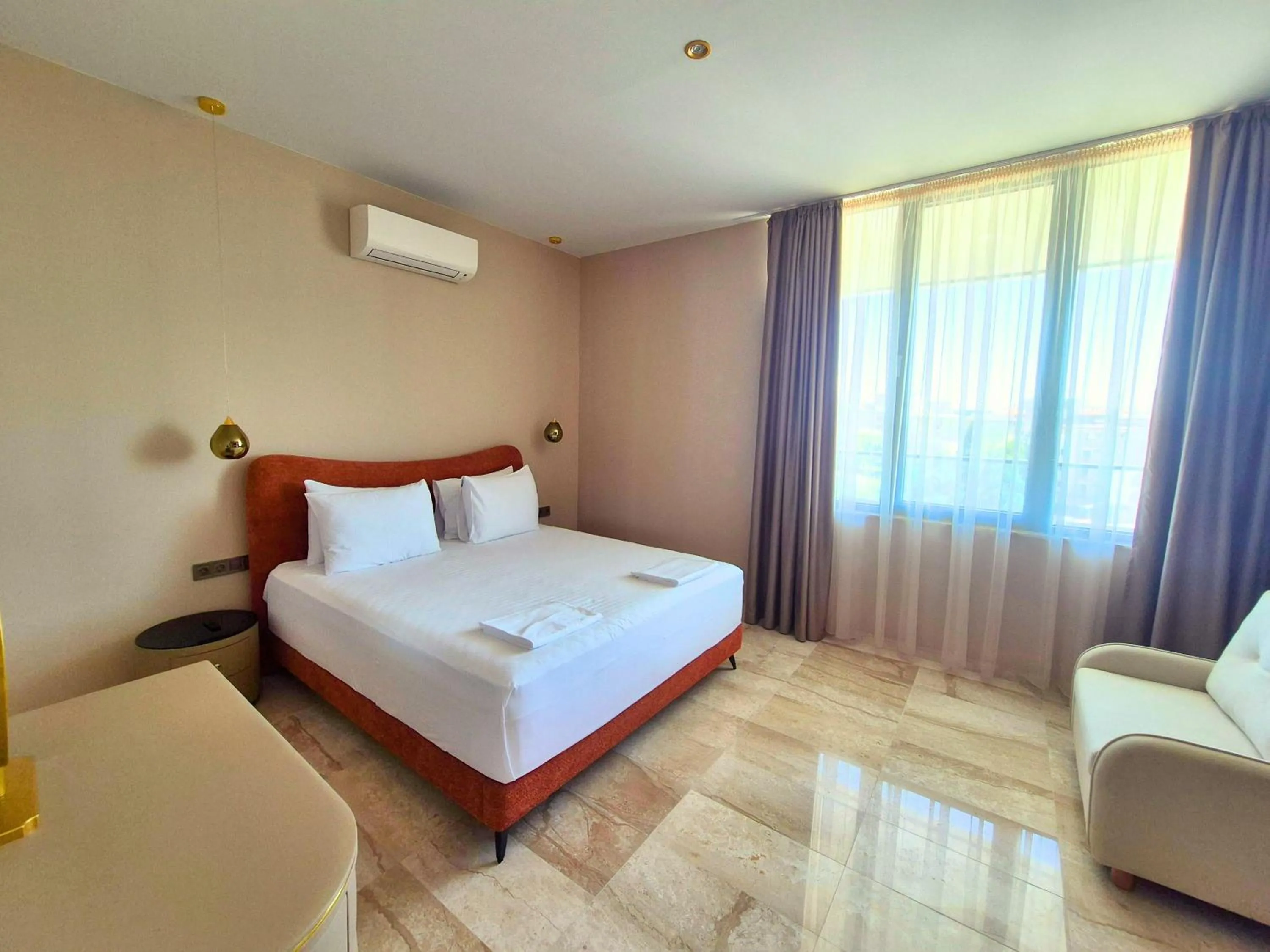 Bedroom, Bed in Paradiso Dreams Hotel