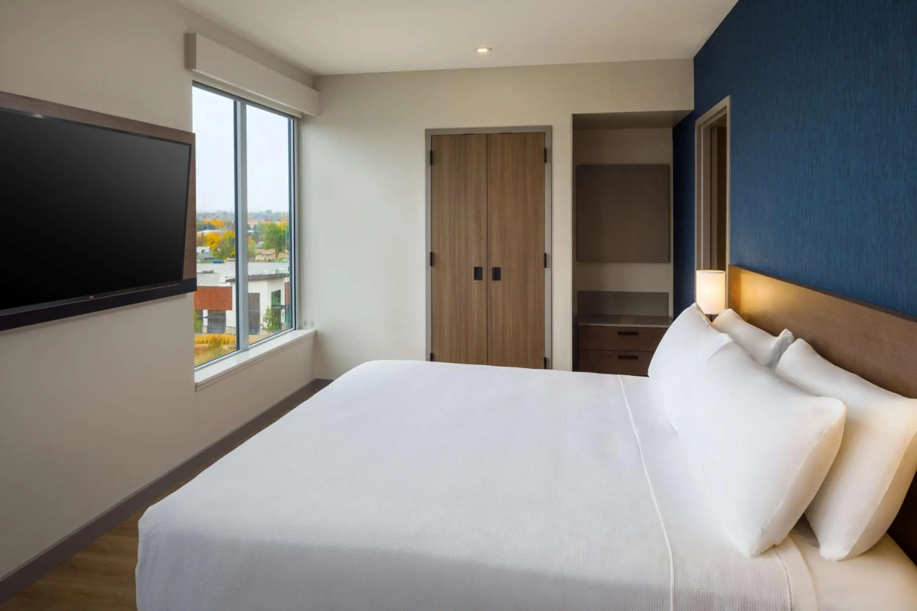 King Suite with Sofa Bed and Roll-In Shower - Disability Access in Hyatt Place Boise-Meridian King Suite with Sofa Bed and Roll-In Shower - Disability Access in Hyatt Place Boise-Meridian