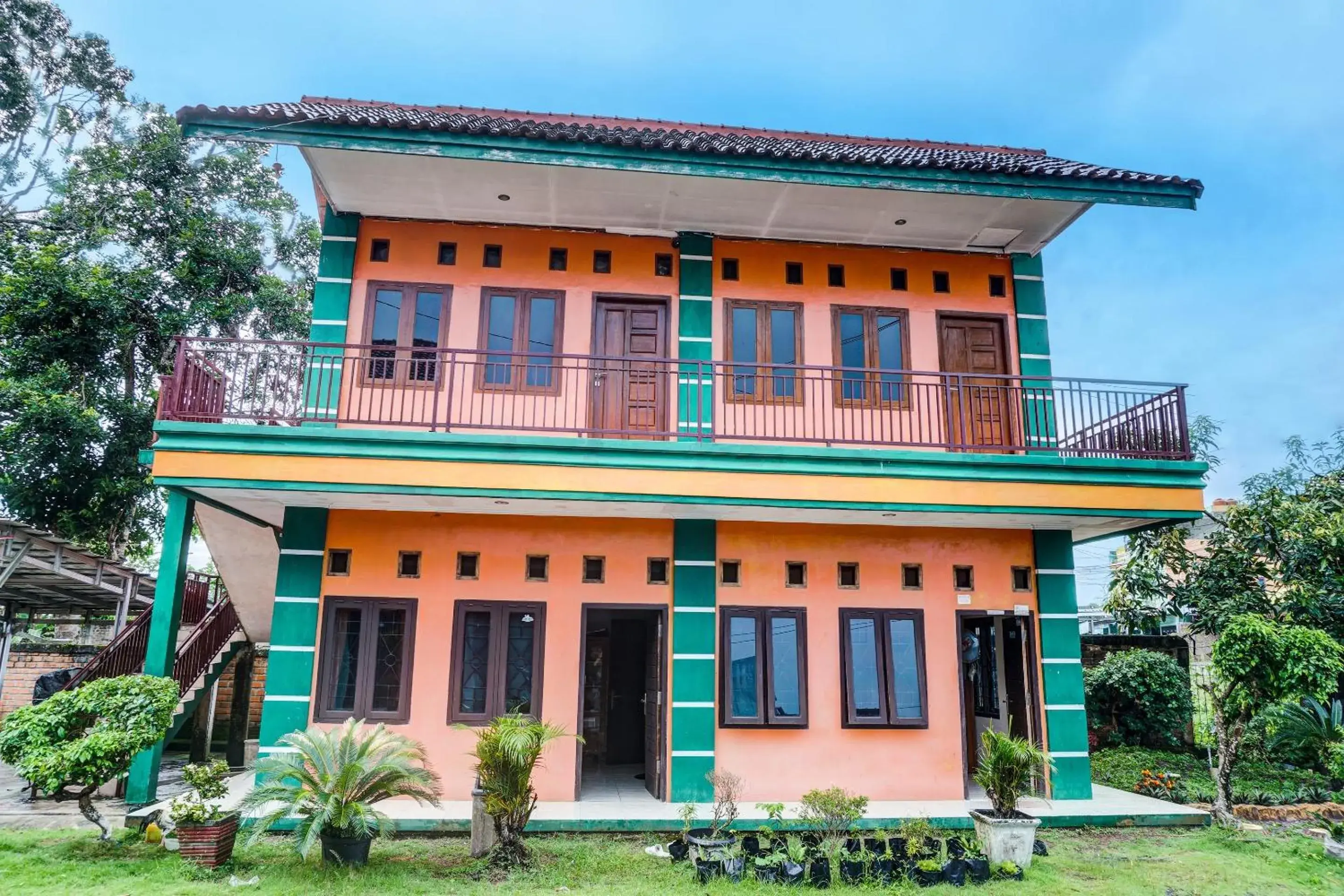 Facade/entrance in Capital O 92316 Wisma Widya Loka Pratama Near Futsal Tebing Gading Facade/entrance in Capital O 92316 Wisma Widya Loka Pratama Near Futsal Tebing Gading