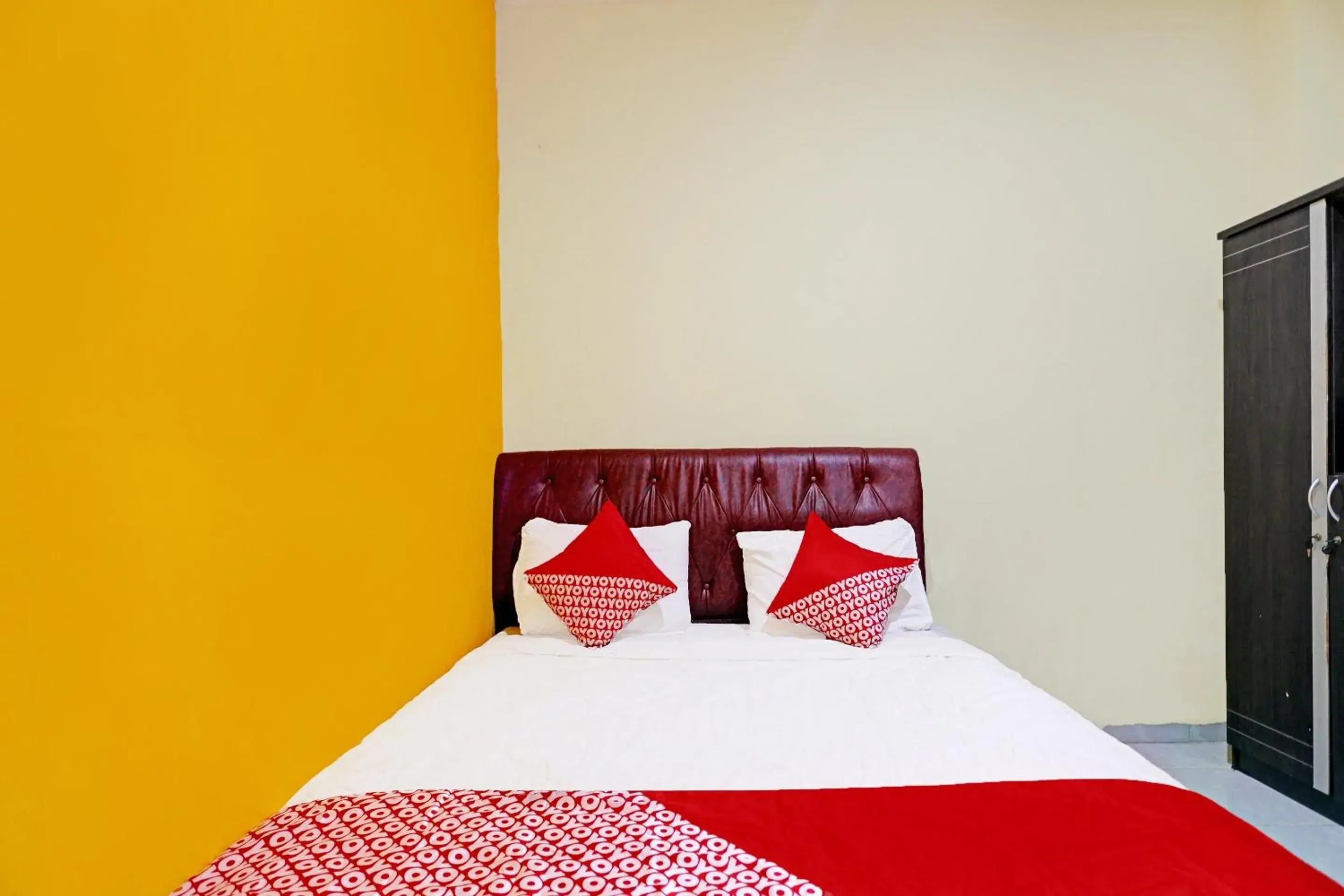 Bedroom, Bed in Hotel O Hasan House SyariahNearPelabuhan Feri Harbor Bay Bedroom, Bed in Hotel O Hasan House SyariahNearPelabuhan Feri Harbor Bay