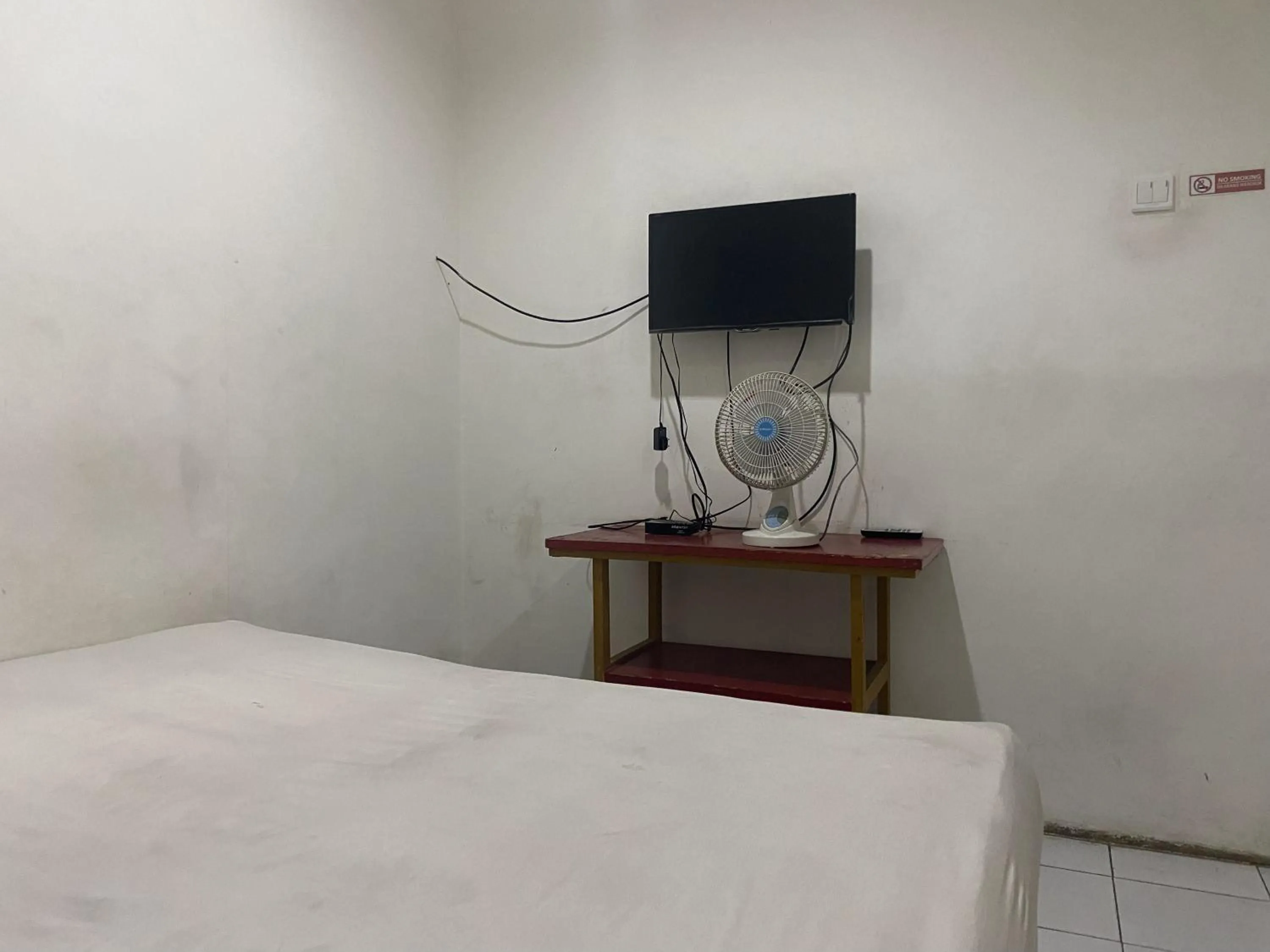 Bedroom, Bed in Hotel O Penginapan Fajar Syariah