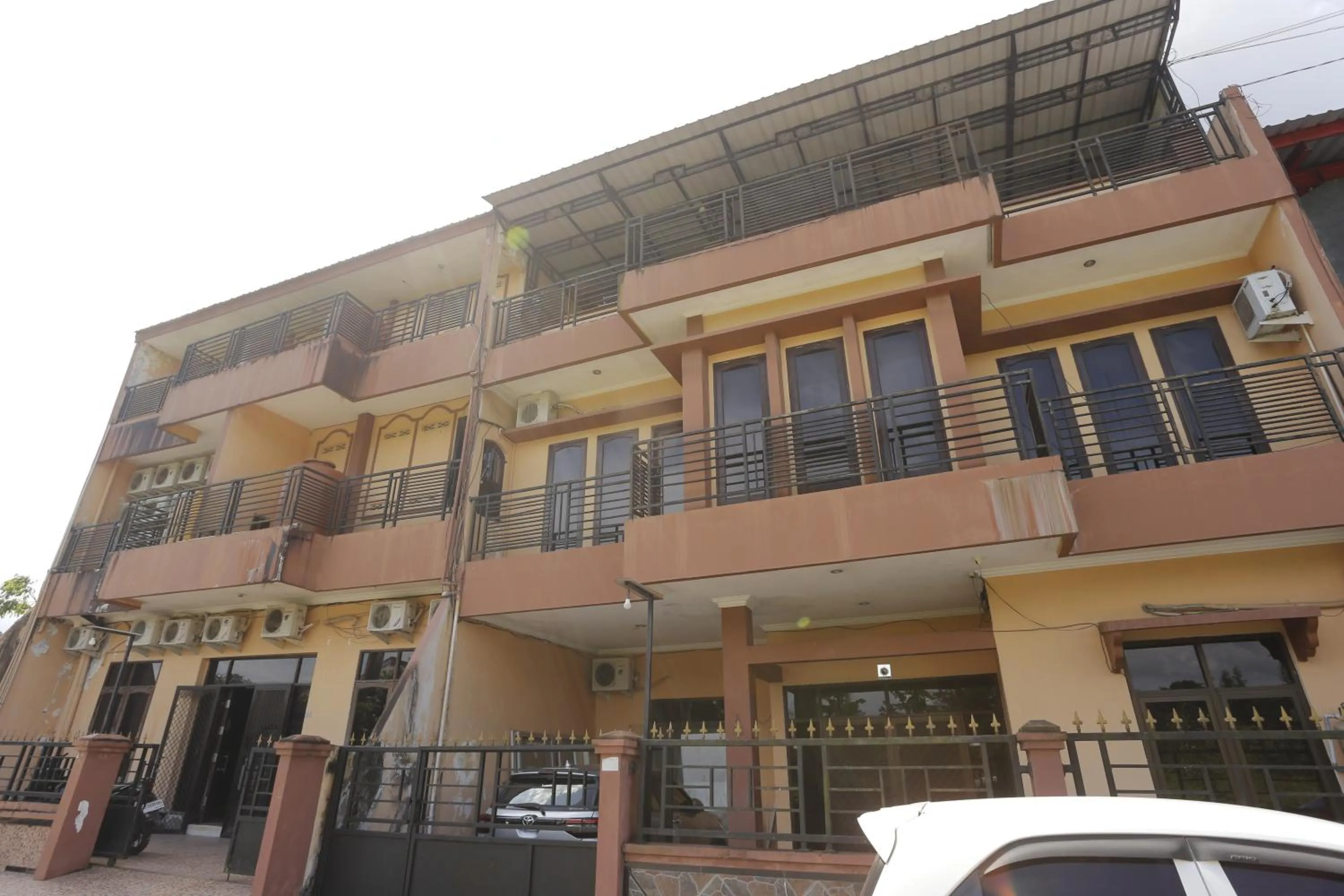 Facade/entrance in Hotel O Penginapan Fajar Syariah