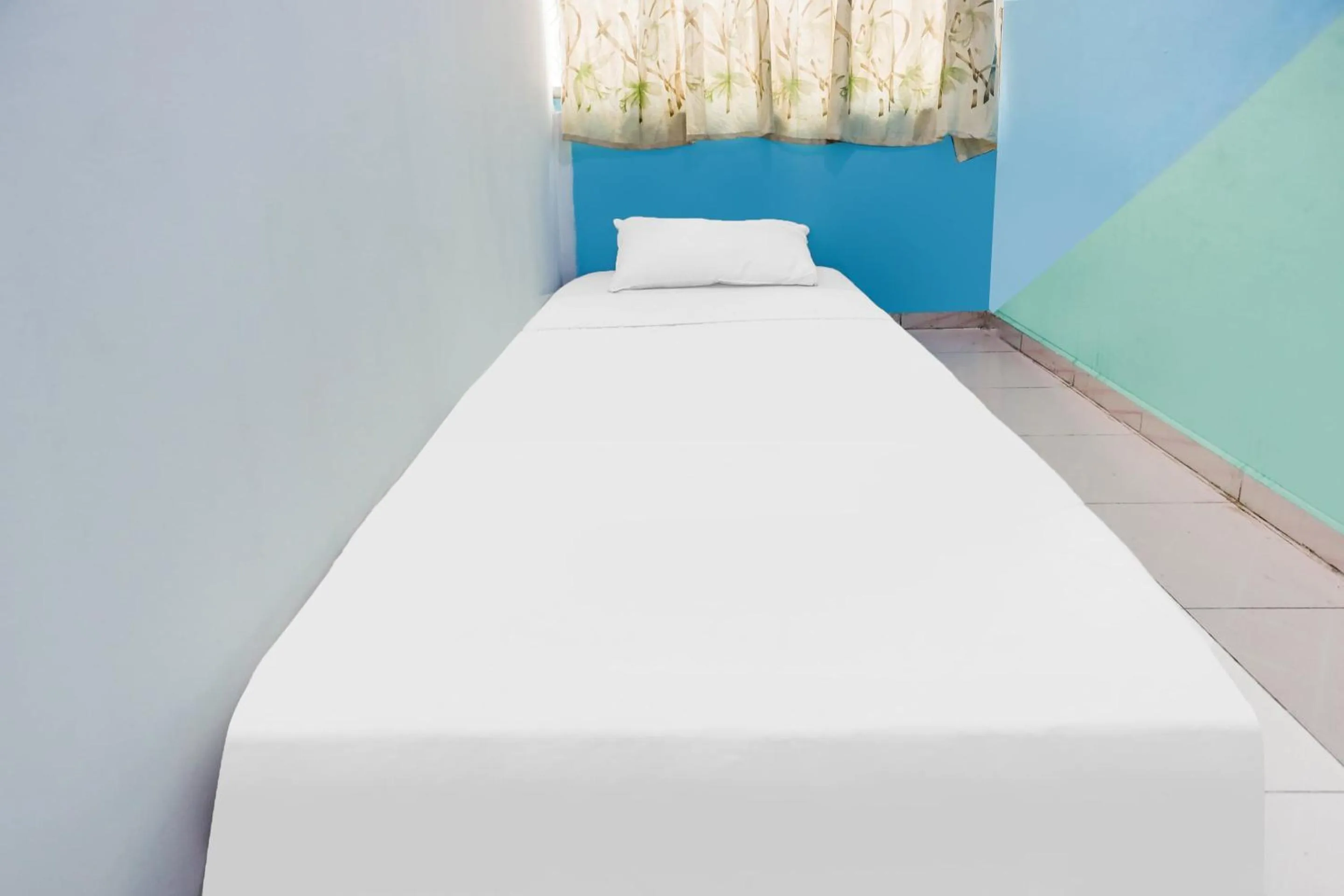 Bedroom, Bed in Hotel O Ririn Homestay