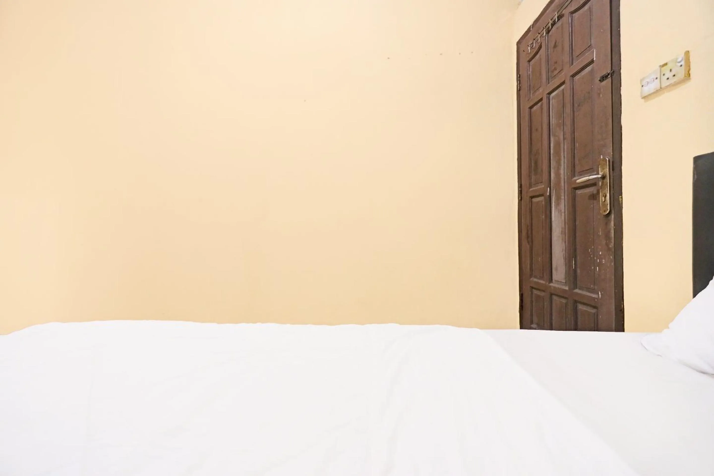 Bedroom, Bed in Hotel O Ririn Homestay