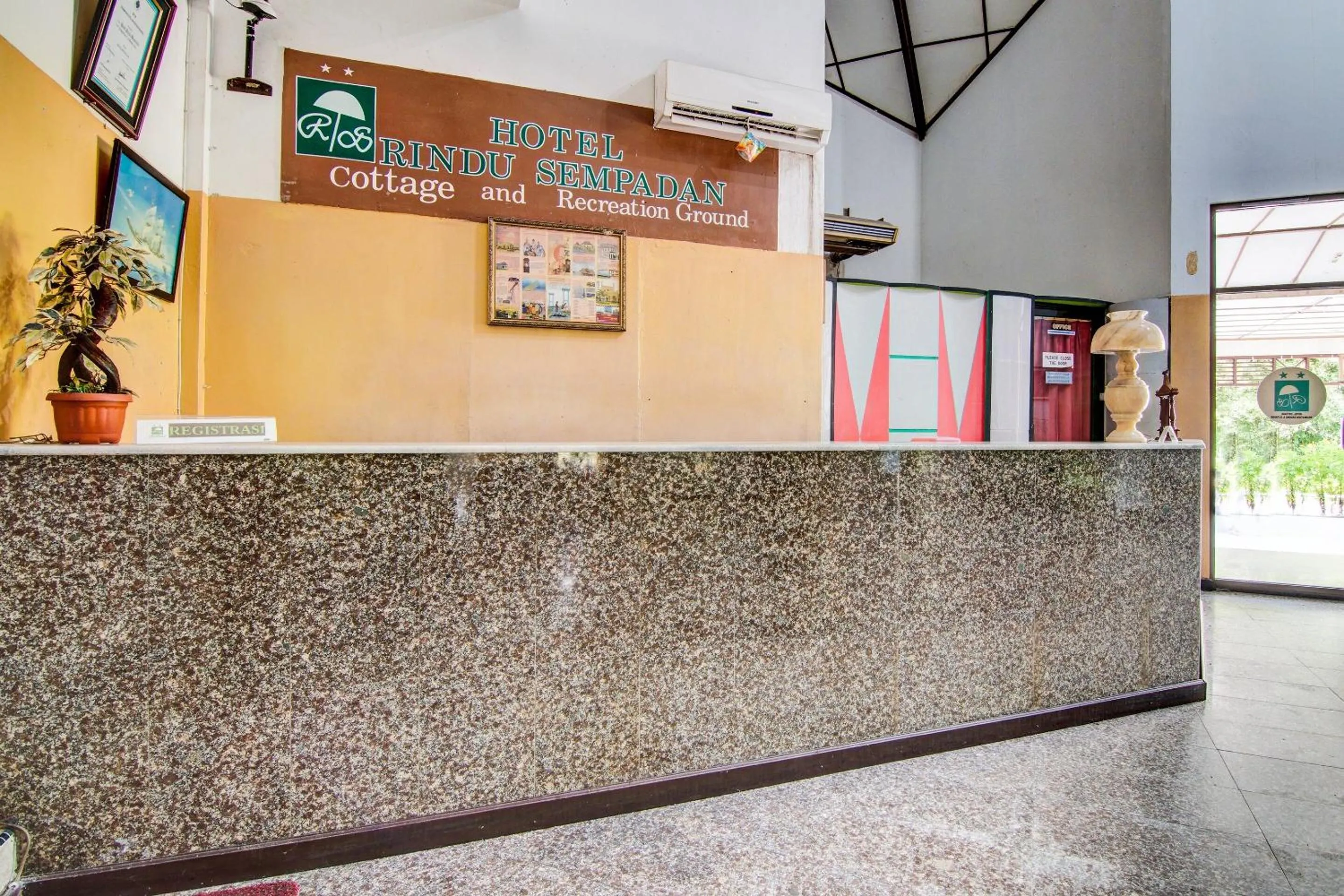 Lobby or reception in Hotel O Rindu Sempadan Near Taman Wisata Rindu Sempadan