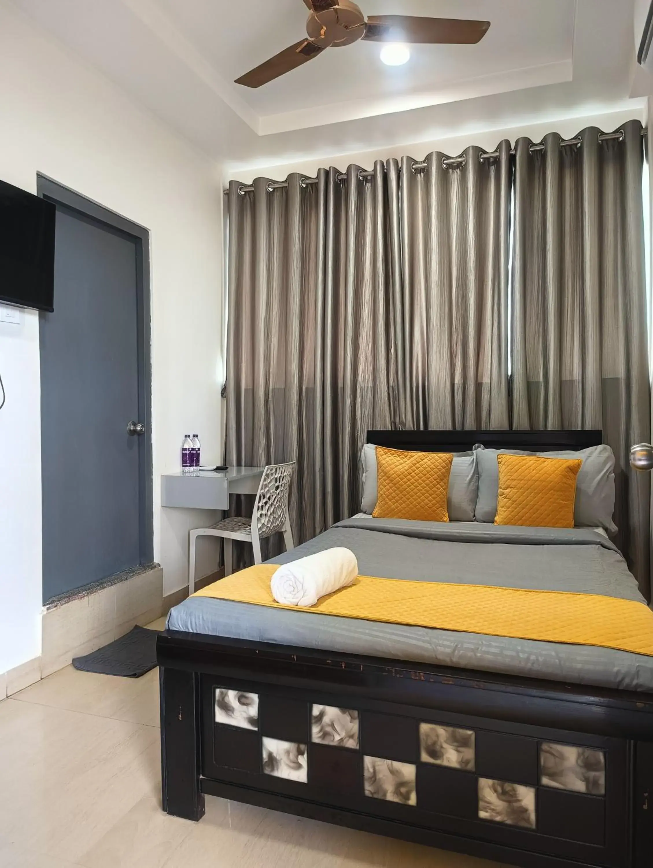 Standard Double Room with Fan in Yellow Bells Signature HITEC City Standard Double Room with Fan in Yellow Bells Signature HITEC City