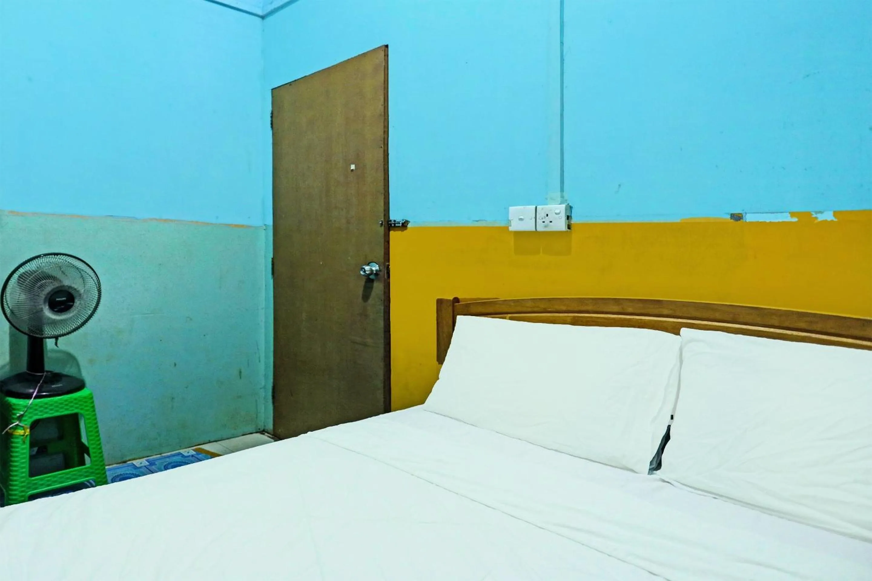 Bedroom, Bed in Hotel O Homestay Semarang Baru SyariahNearNagoya Hill Shopping Mall