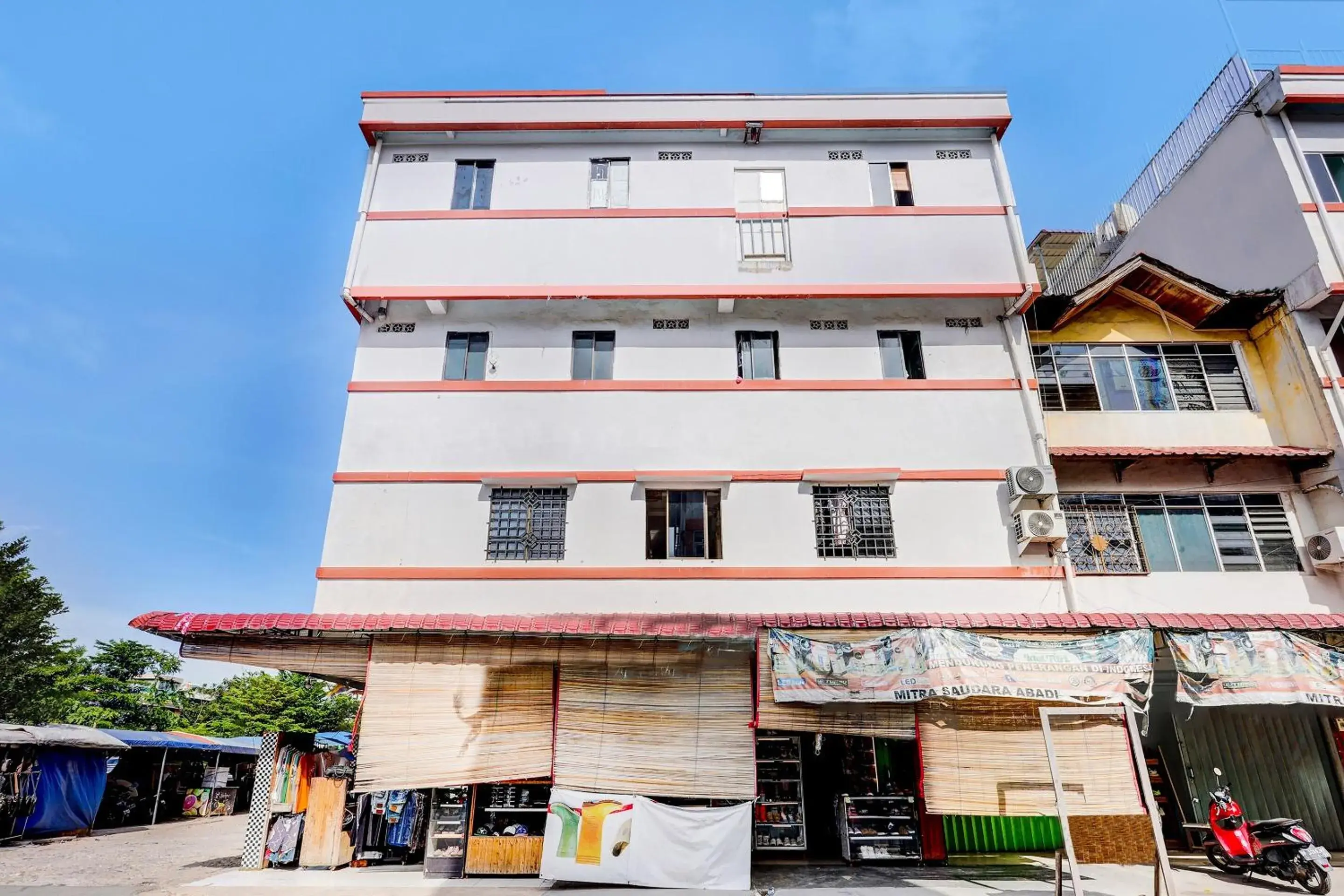 Facade/entrance in OYO 92334 Abi Manyu Syariah Facade/entrance in OYO 92334 Abi Manyu Syariah