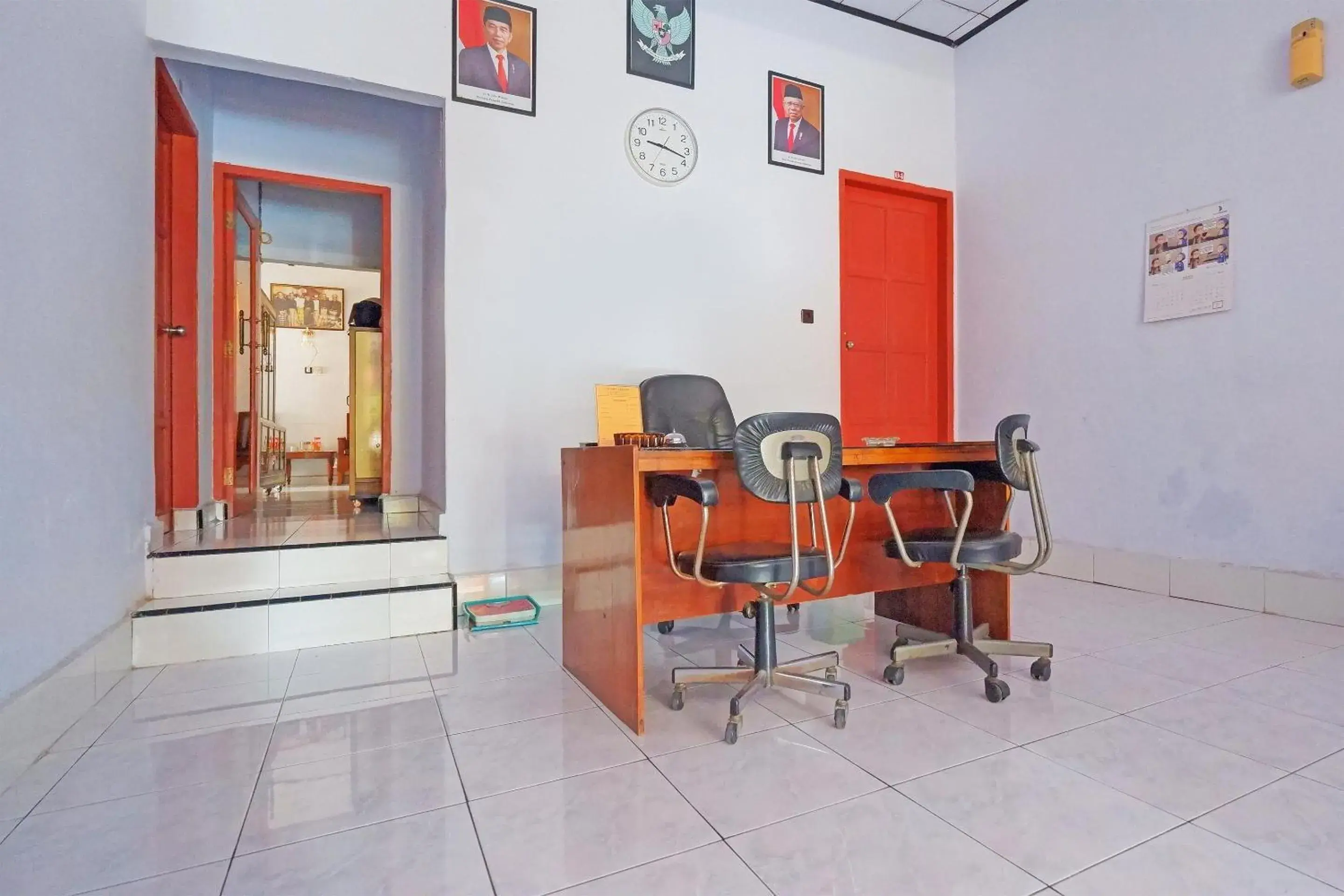Lobby or reception in Hotel O Wisma Arwini Syariah Near Benteng Balangnipa Lobby or reception in Hotel O Wisma Arwini Syariah Near Benteng Balangnipa