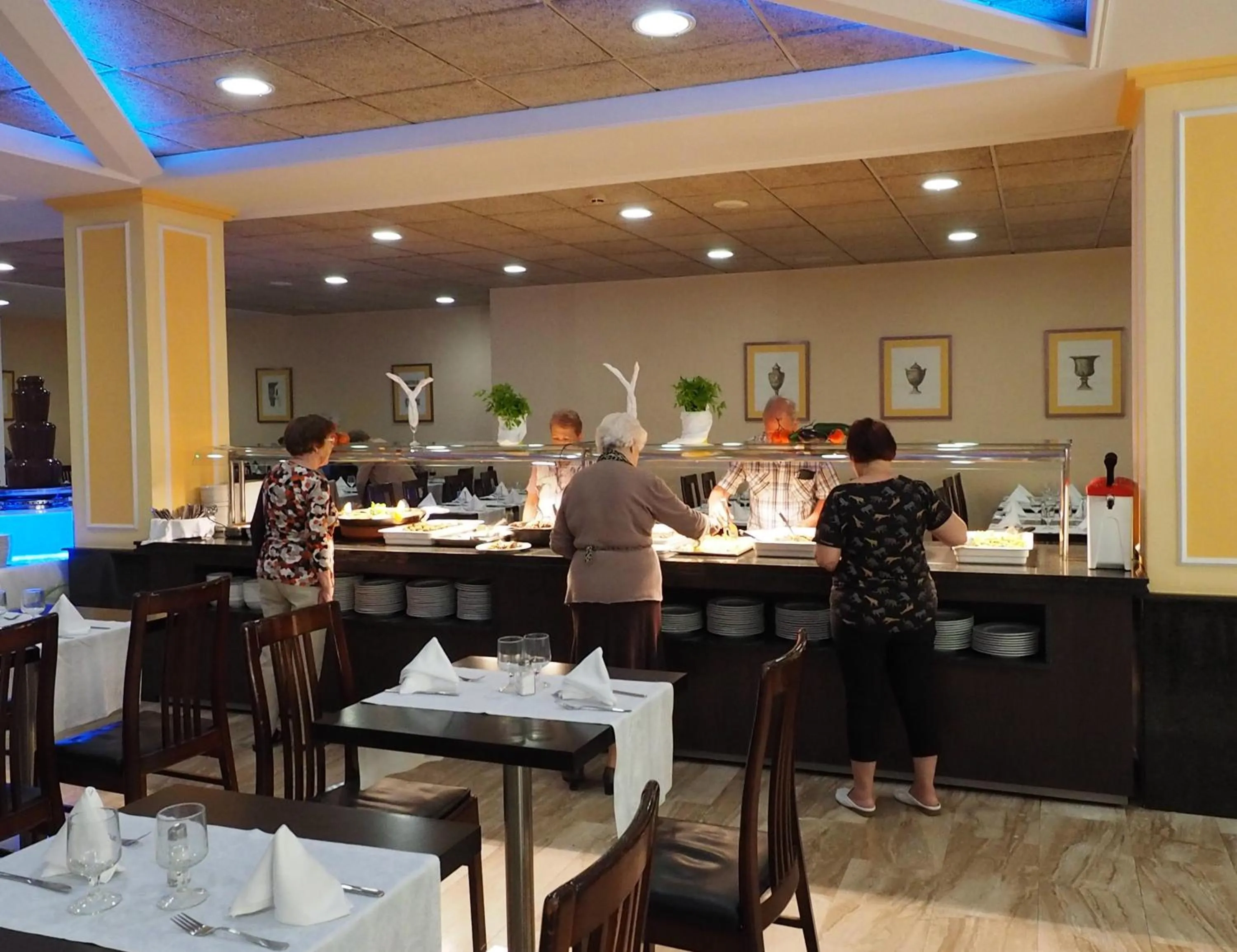 Food and drinks in Hotel Astoria Park