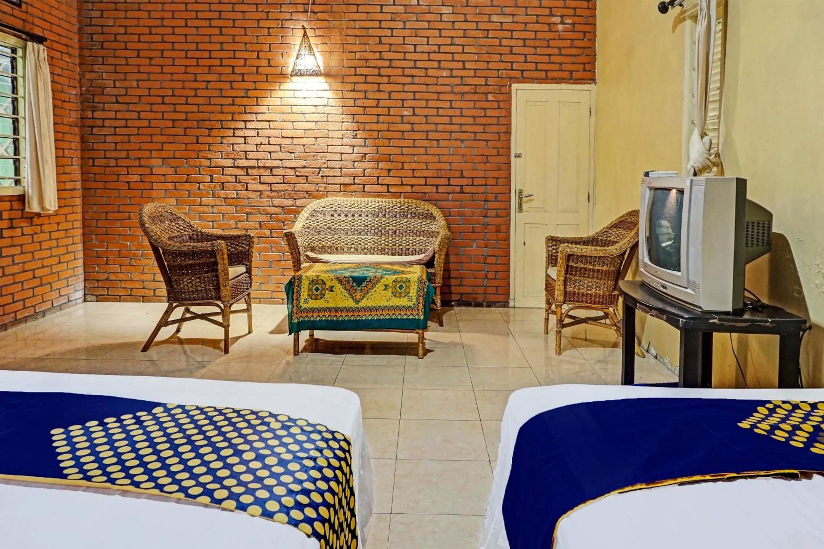 Bedroom, Bed in Hotel O Griyo Werdiningsih