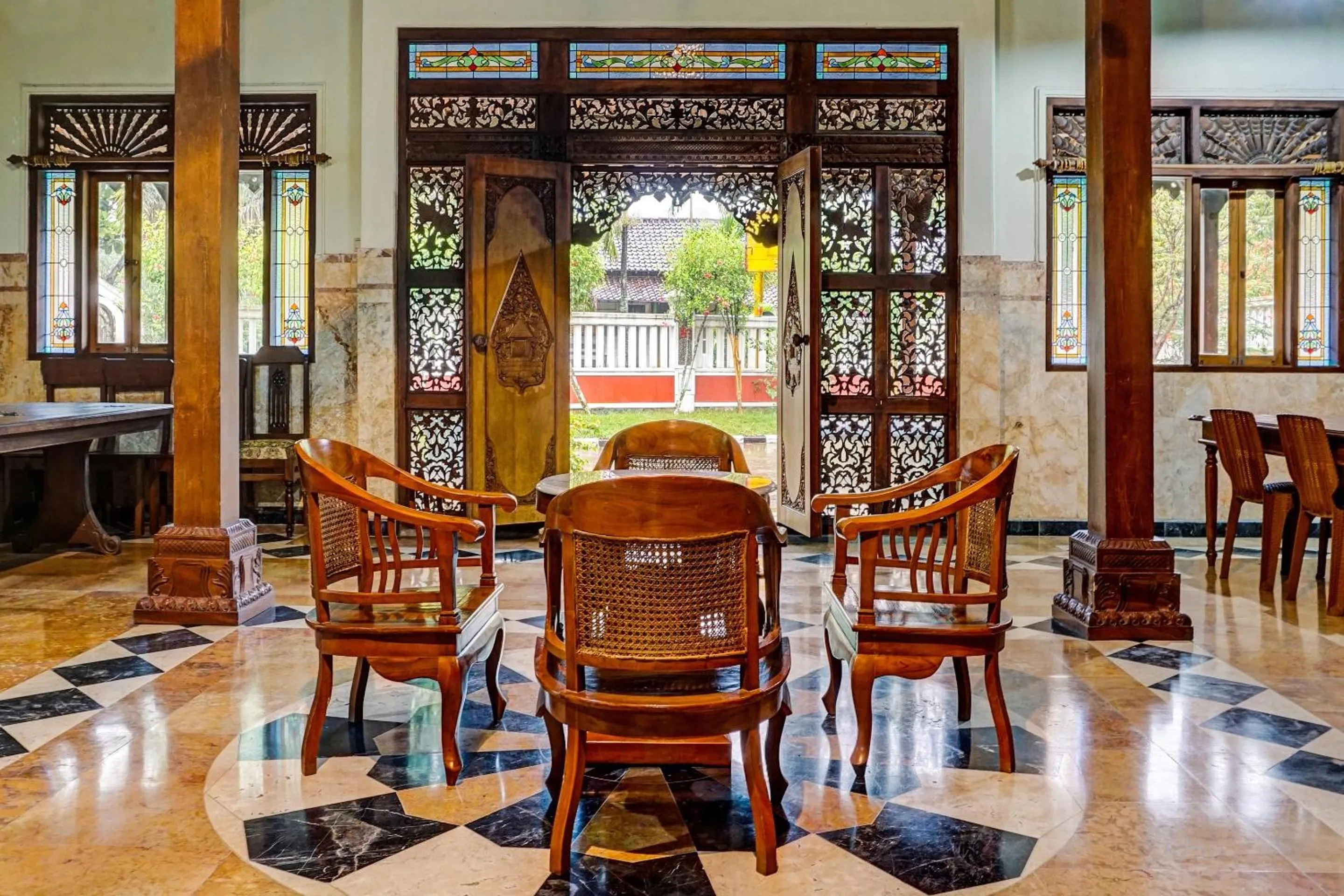 Lobby or reception in Hotel O Griyo Werdiningsih