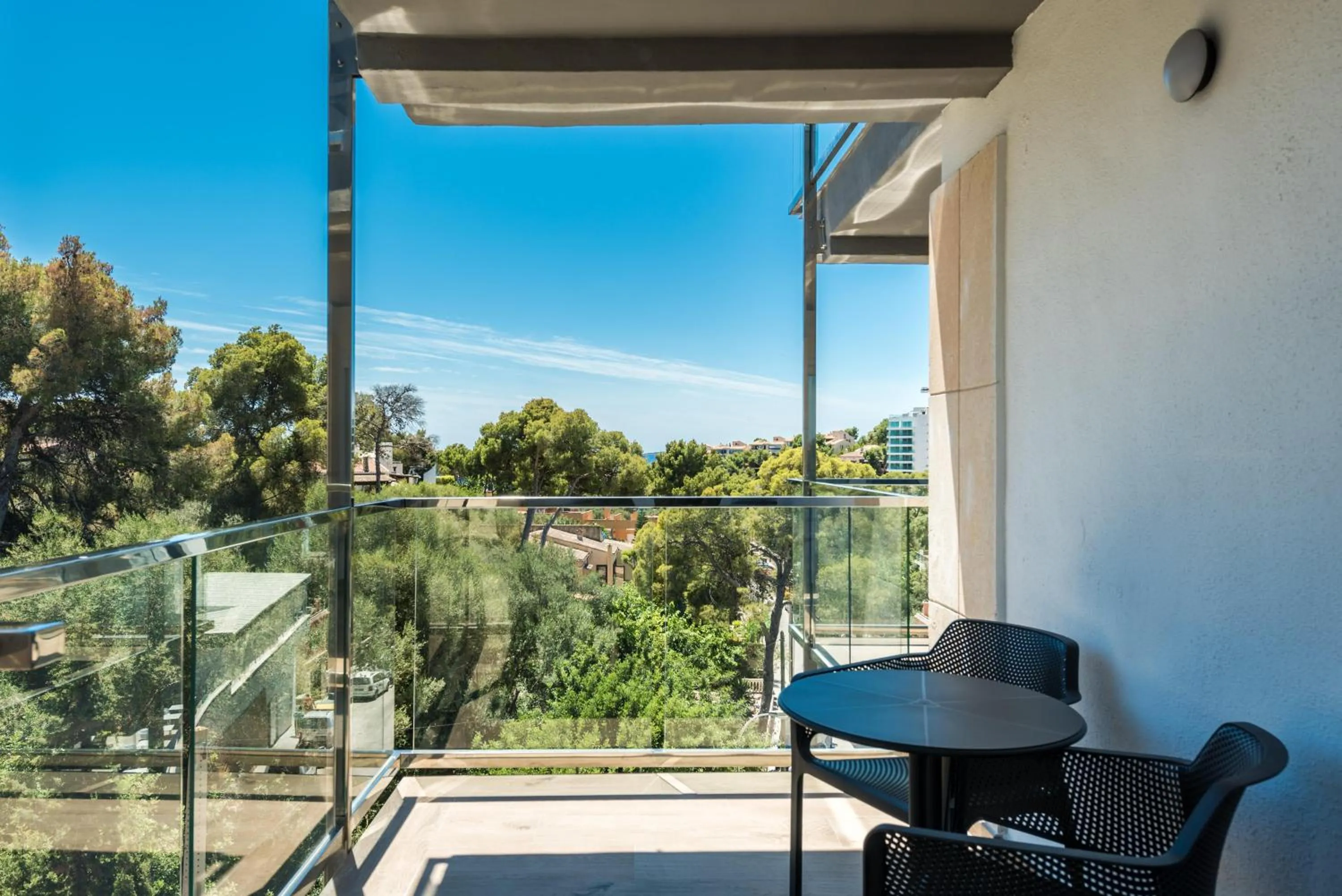 Photo of the whole room in Tacande Portals