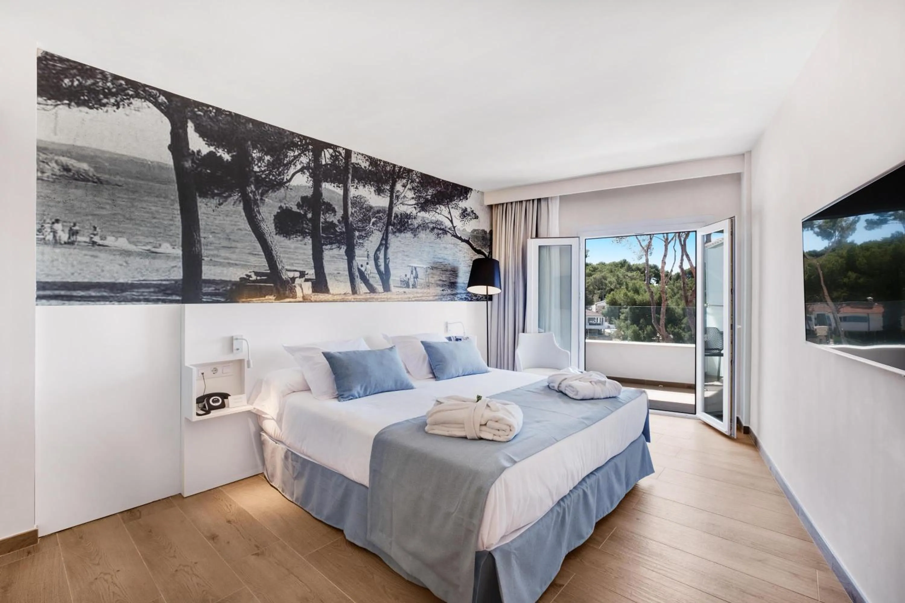 Photo of the whole room, Bed in Tacande Portals