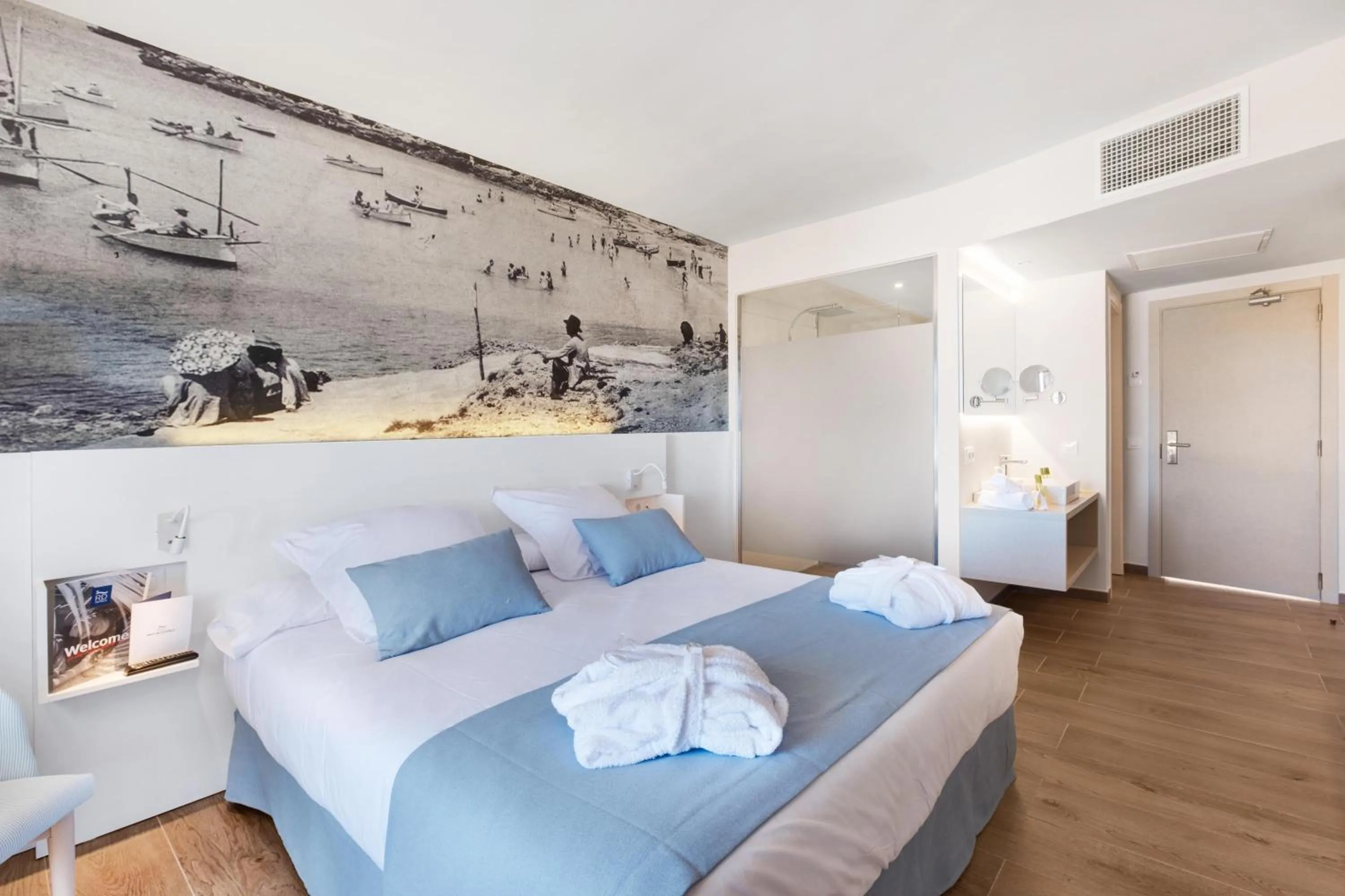 Photo of the whole room, Bed in Tacande Portals