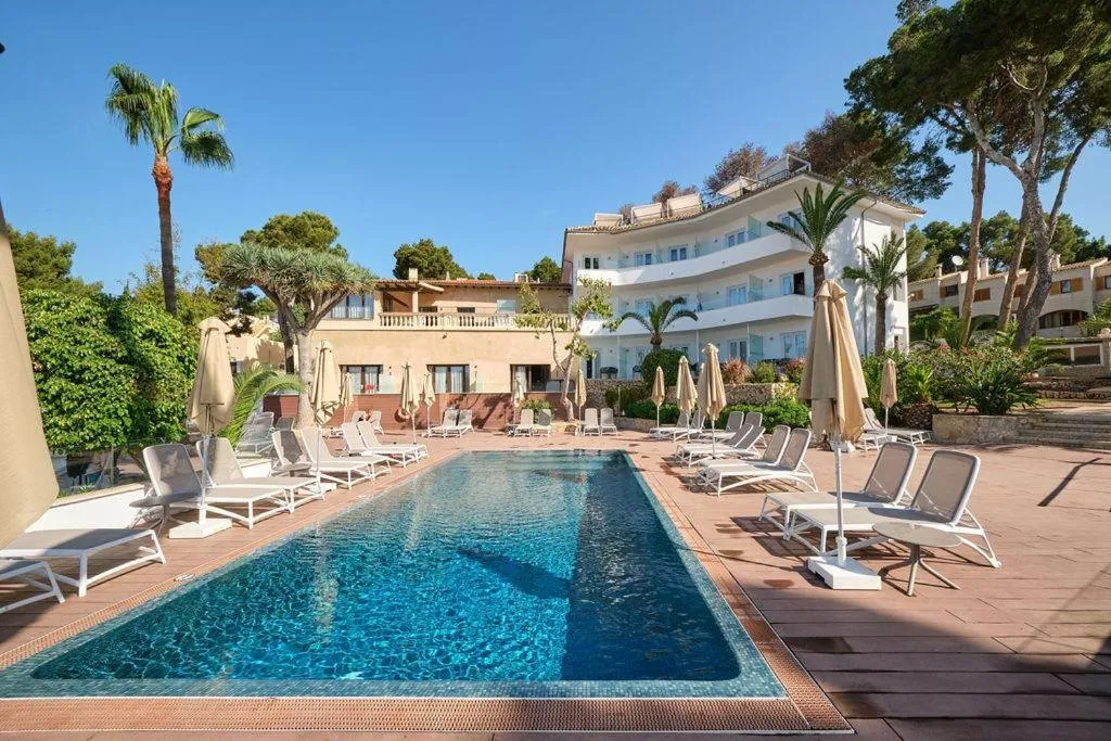Swimming pool in Tacande Portals