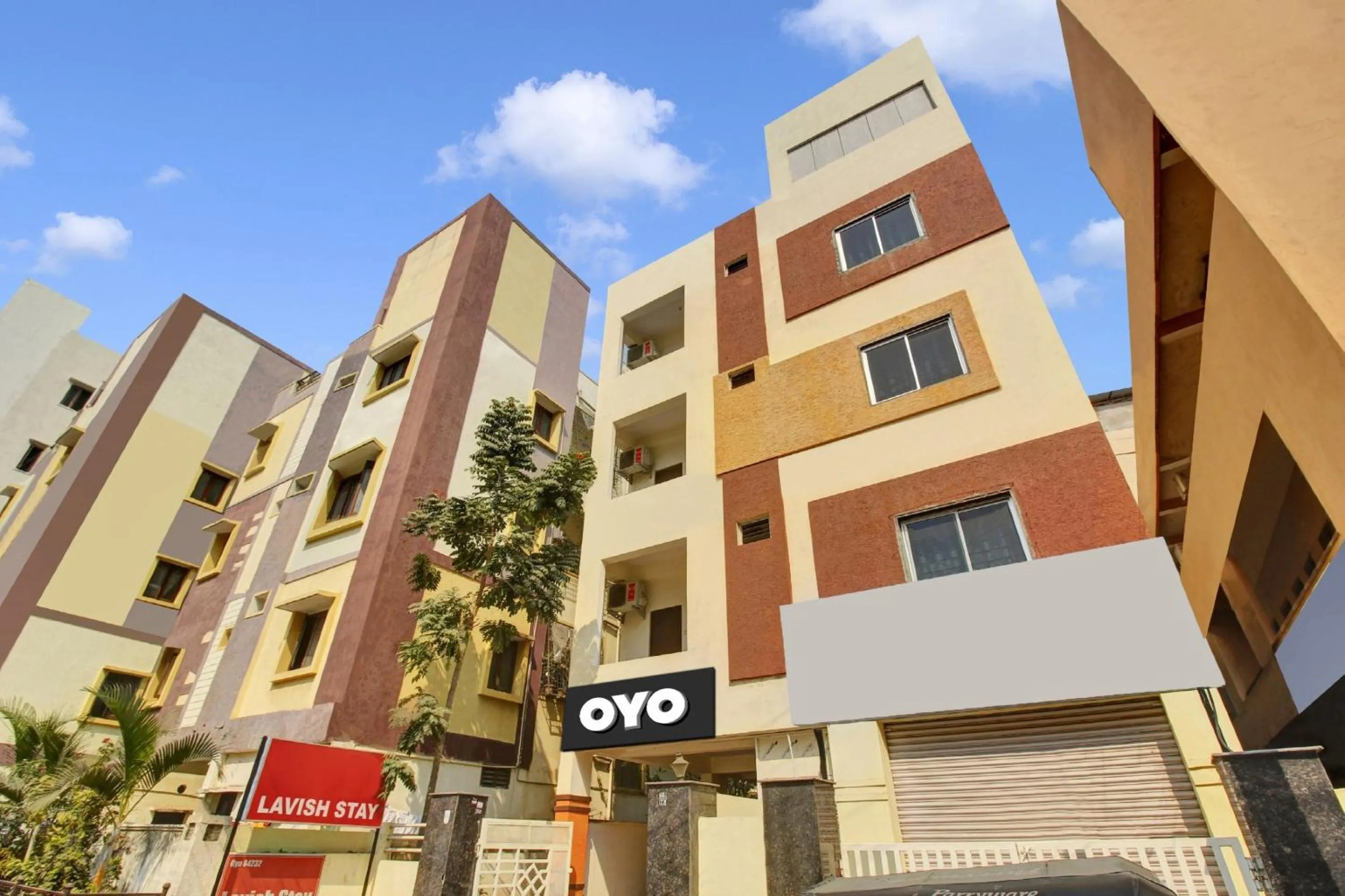 Facade/entrance in Hotel O Lavish Stay