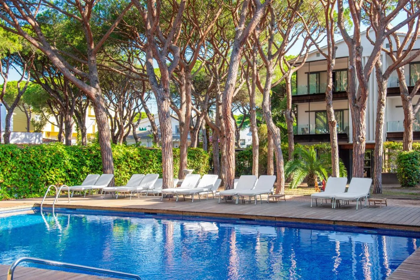 Property building in NM Suites by Escampa Hotels