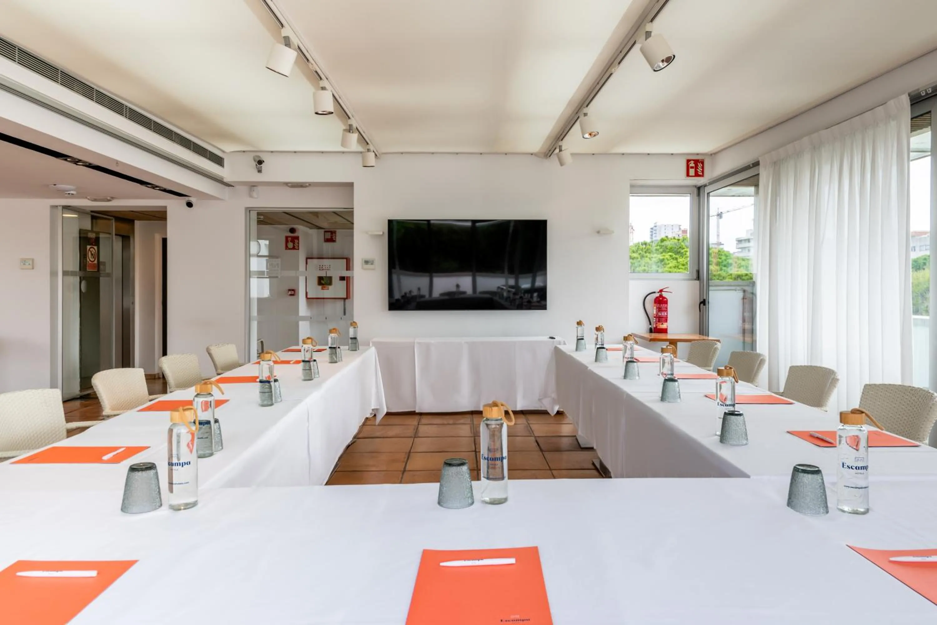 Meeting/conference room in NM Suites by Escampa Hotels