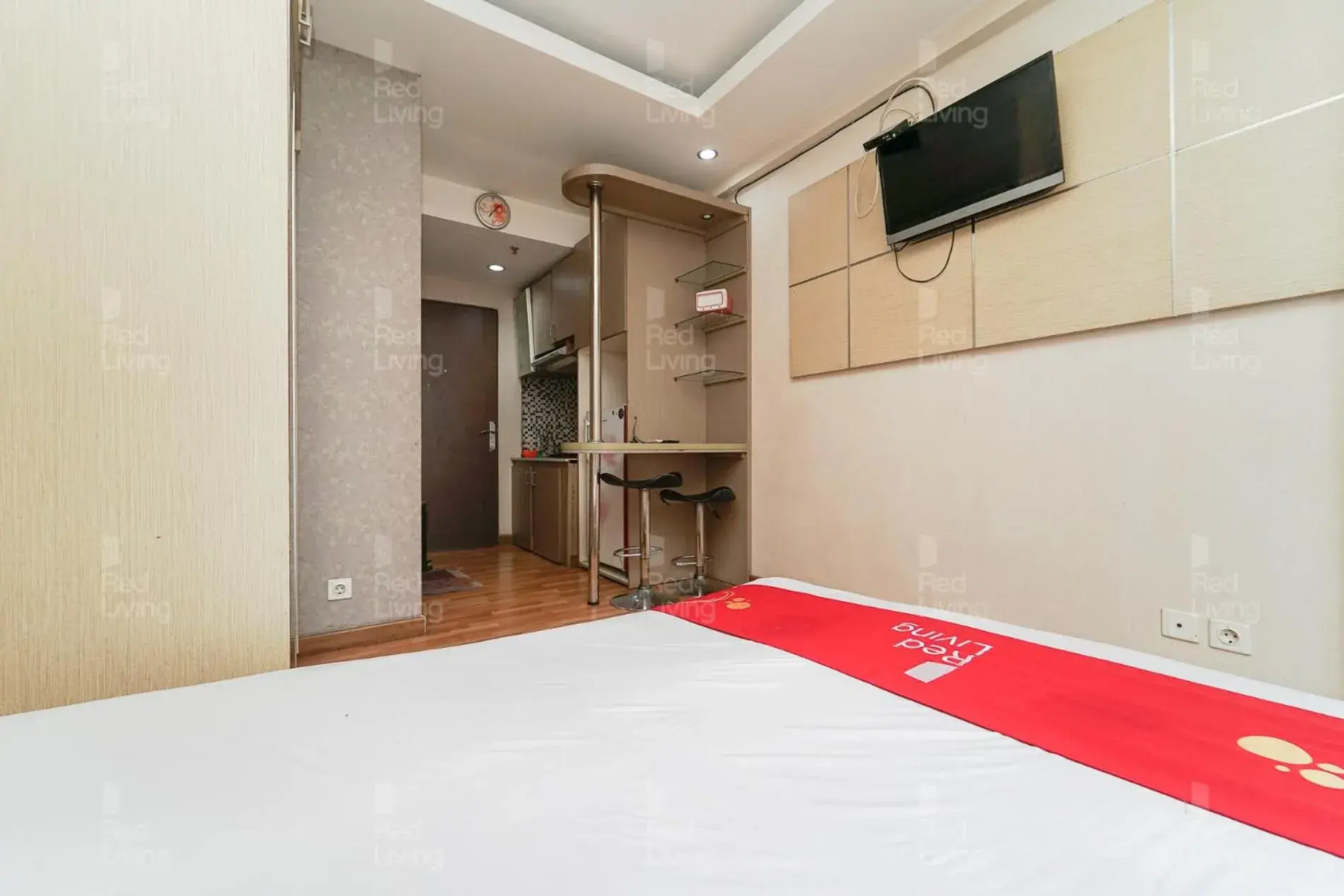 Bedroom, Bed in RedLiving Apartemen Sunter Park View - Emma Rooms Bedroom, Bed in RedLiving Apartemen Sunter Park View - Emma Rooms