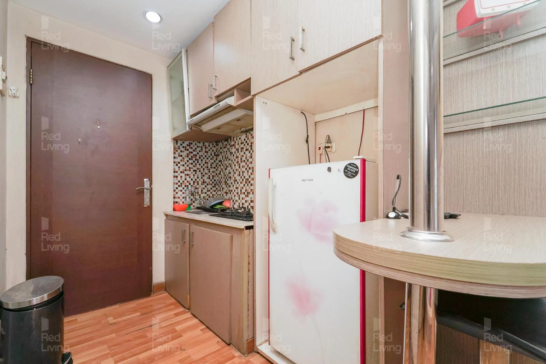 Kitchen or kitchenette in RedLiving Apartemen Sunter Park View - Emma Rooms